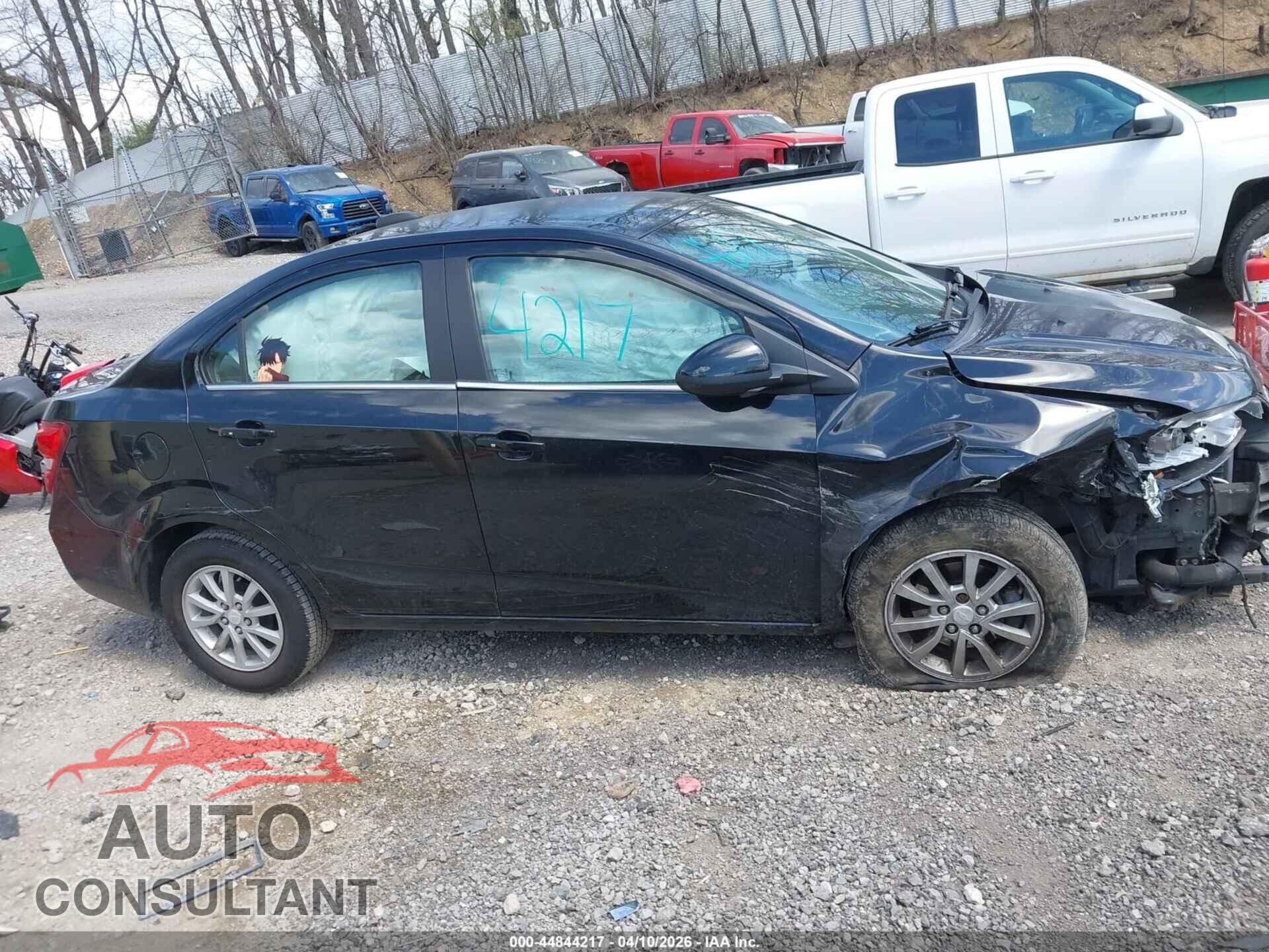 CHEVROLET SONIC 2017 - 1G1JD5SB5H4166757