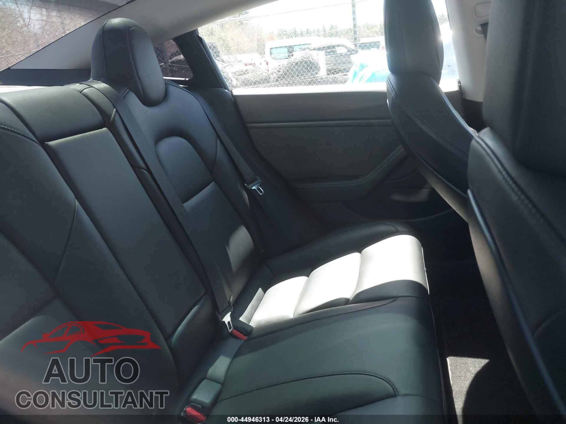 TESLA MODEL 3 2019 - 5YJ3E1EB4KF208496