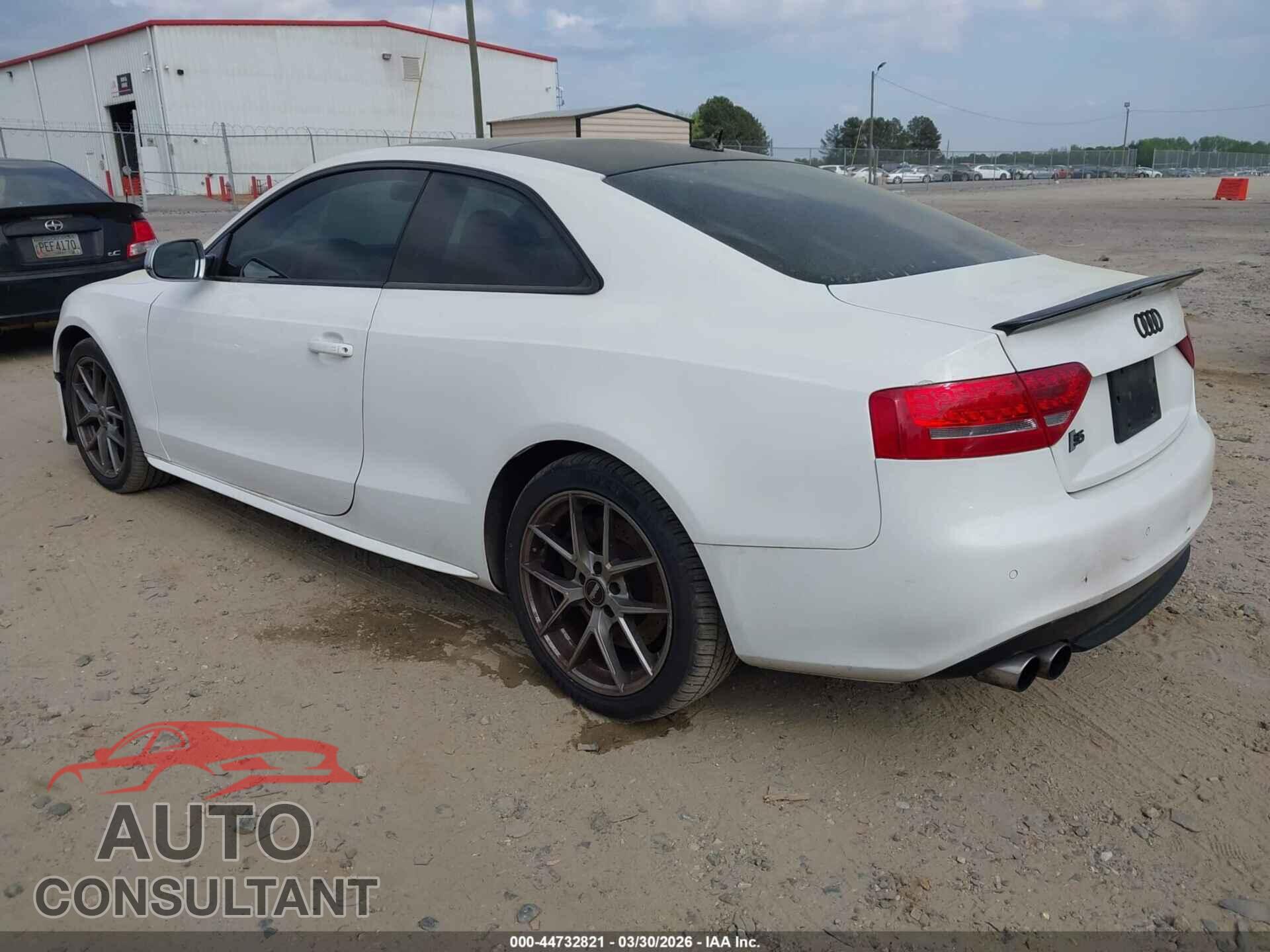 AUDI S5 2011 - WAUGVAFR3BA064572