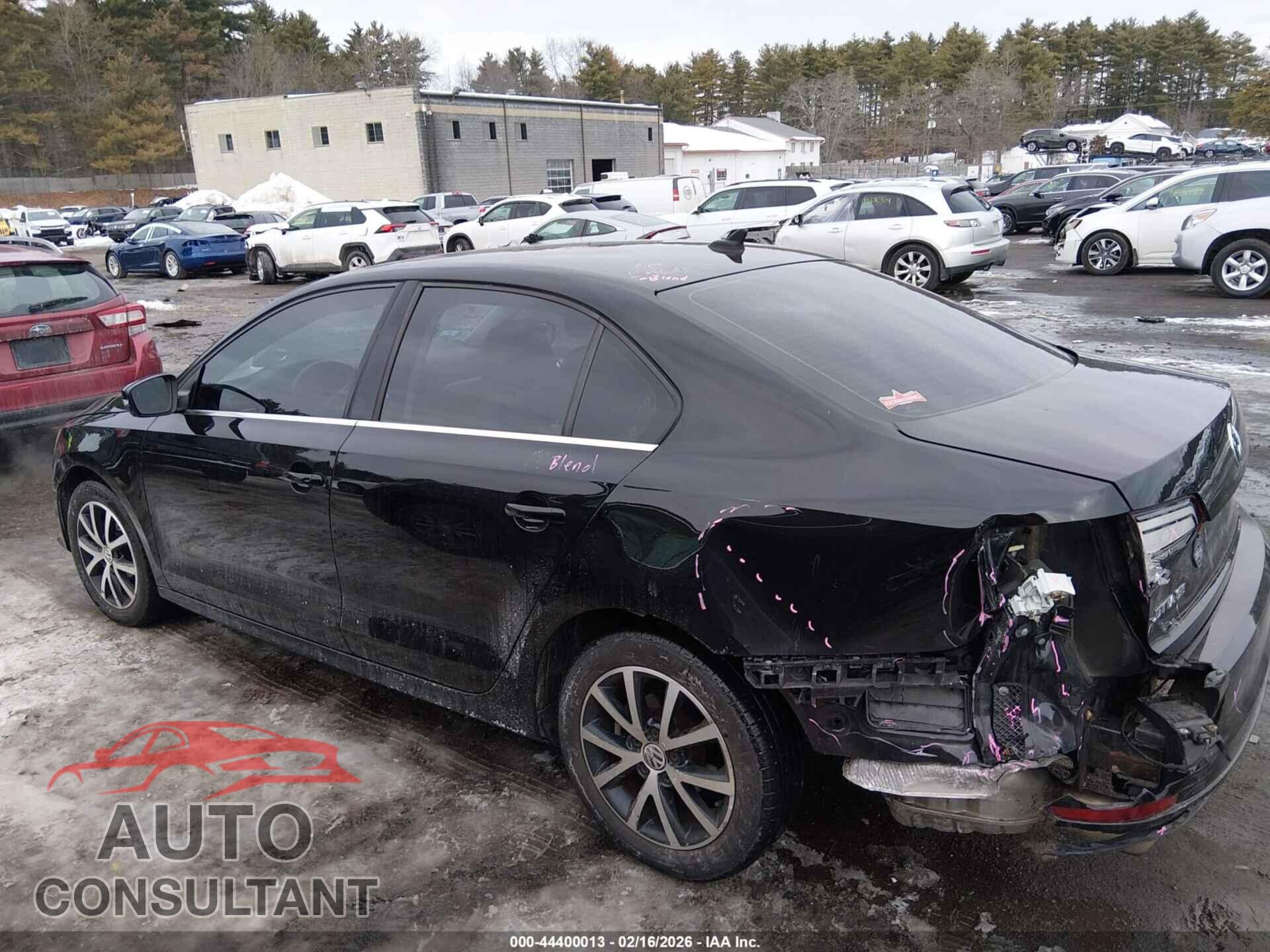 VOLKSWAGEN JETTA 2017 - 3VWDB7AJ7HM323768