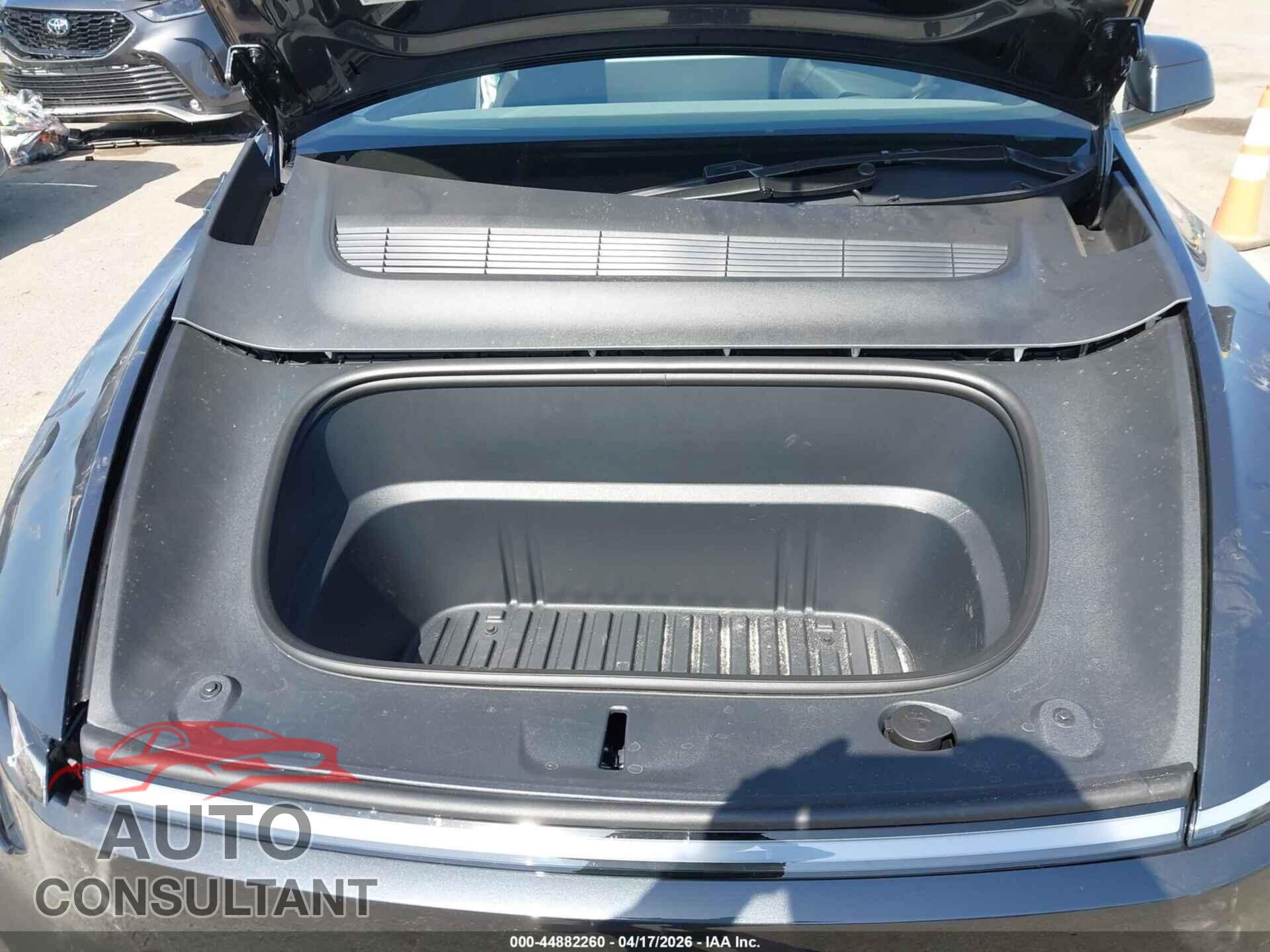 TESLA MODEL Y 2026 - 7SAYGDED8TF597537