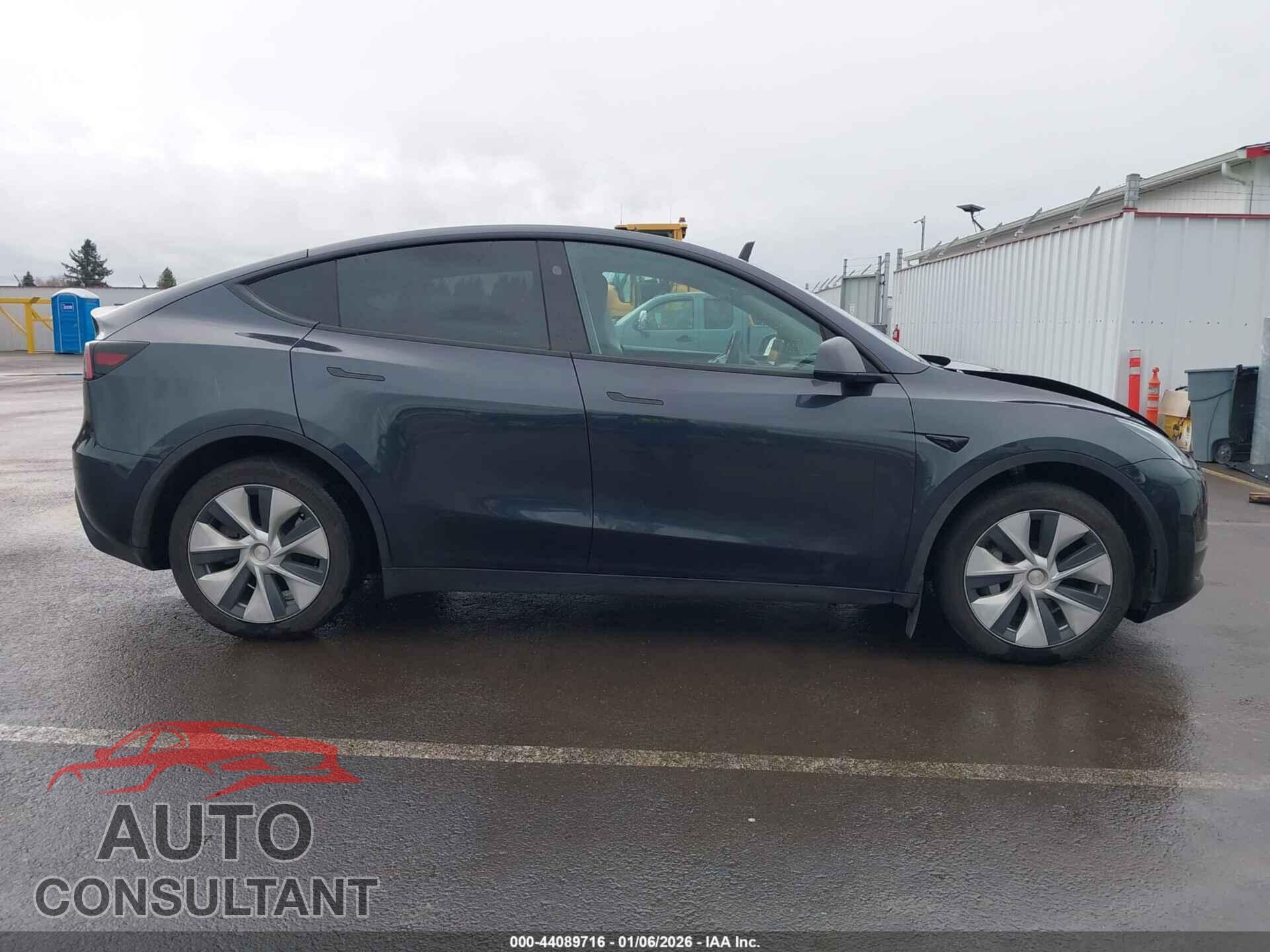TESLA MODEL Y 2024 - 7SAYGDEE3RF064576