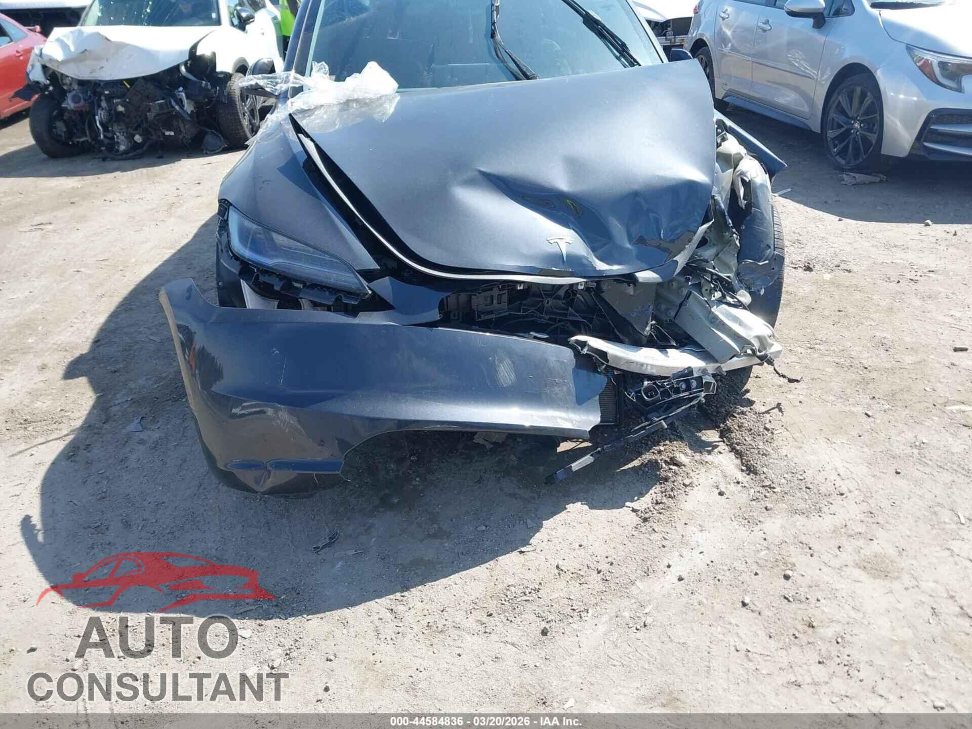 TESLA MODEL 3 2024 - 5YJ3E1EA7RF722862