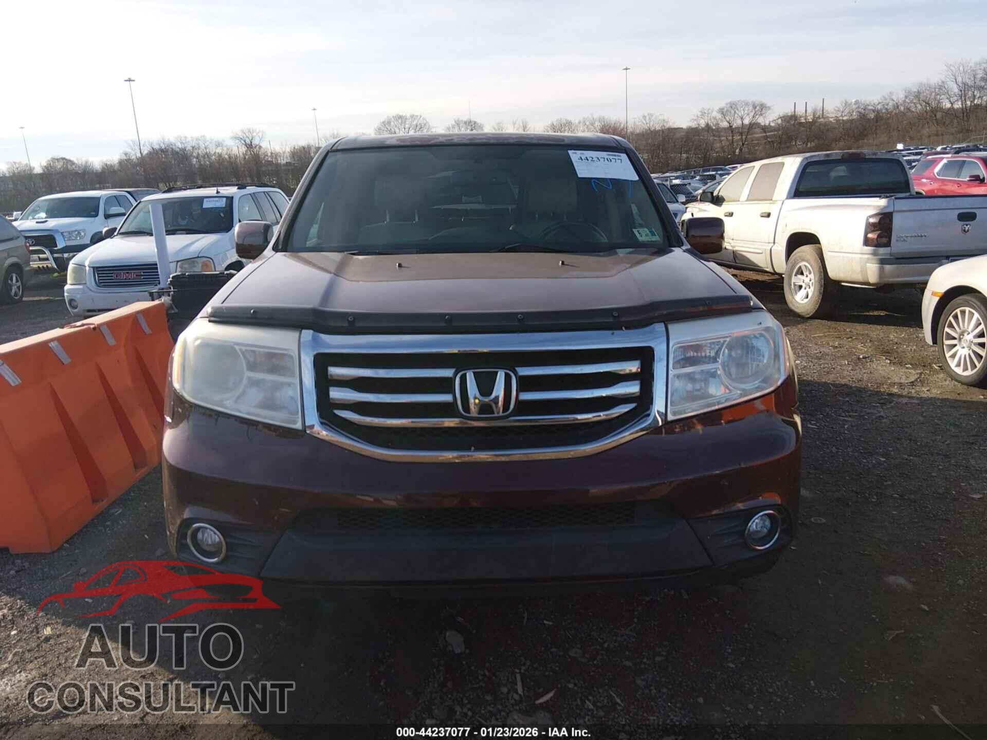 HONDA PILOT 2015 - 5FNYF3H50FB020911