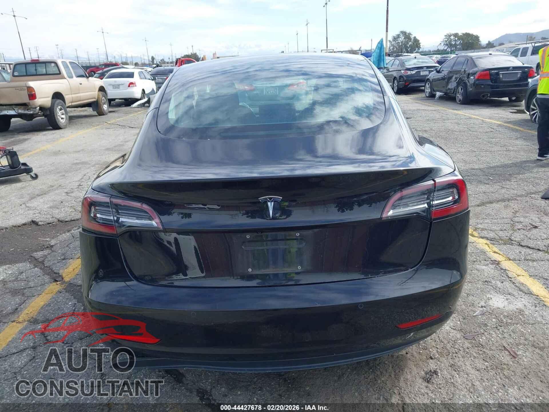 TESLA MODEL 3 2018 - 5YJ3E1EA5JF089198