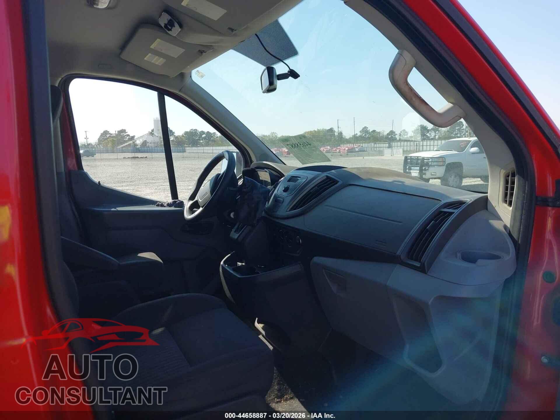 FORD TRANSIT-150 2015 - 1FTYE1YG3FKB11103