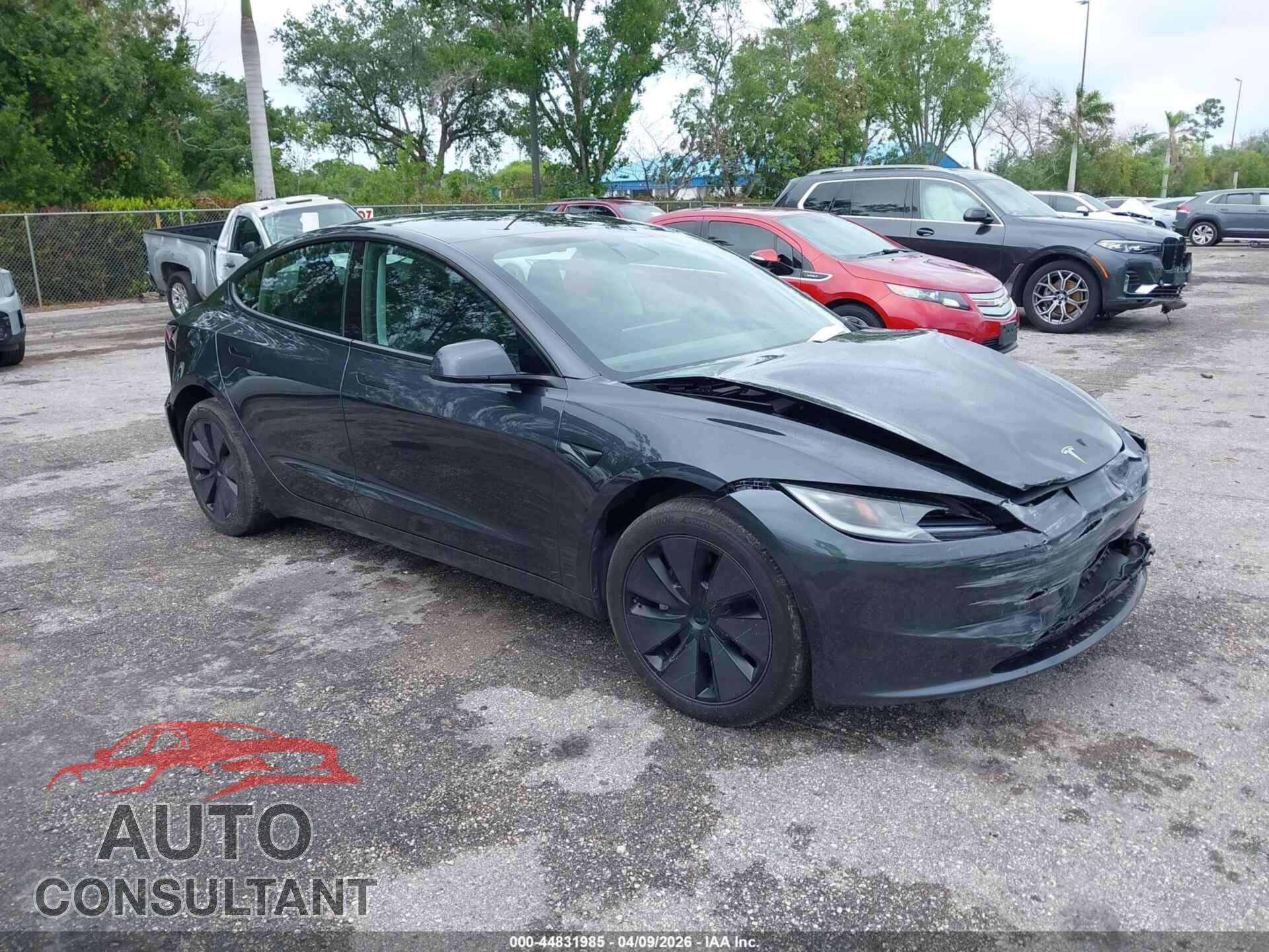 TESLA MODEL 3 2025 - 5YJ3E1EA2SF972564