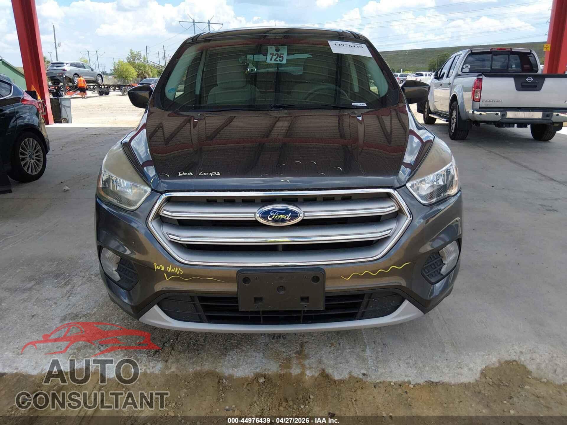 FORD ESCAPE 2017 - 1FMCU9G9XHUB29454