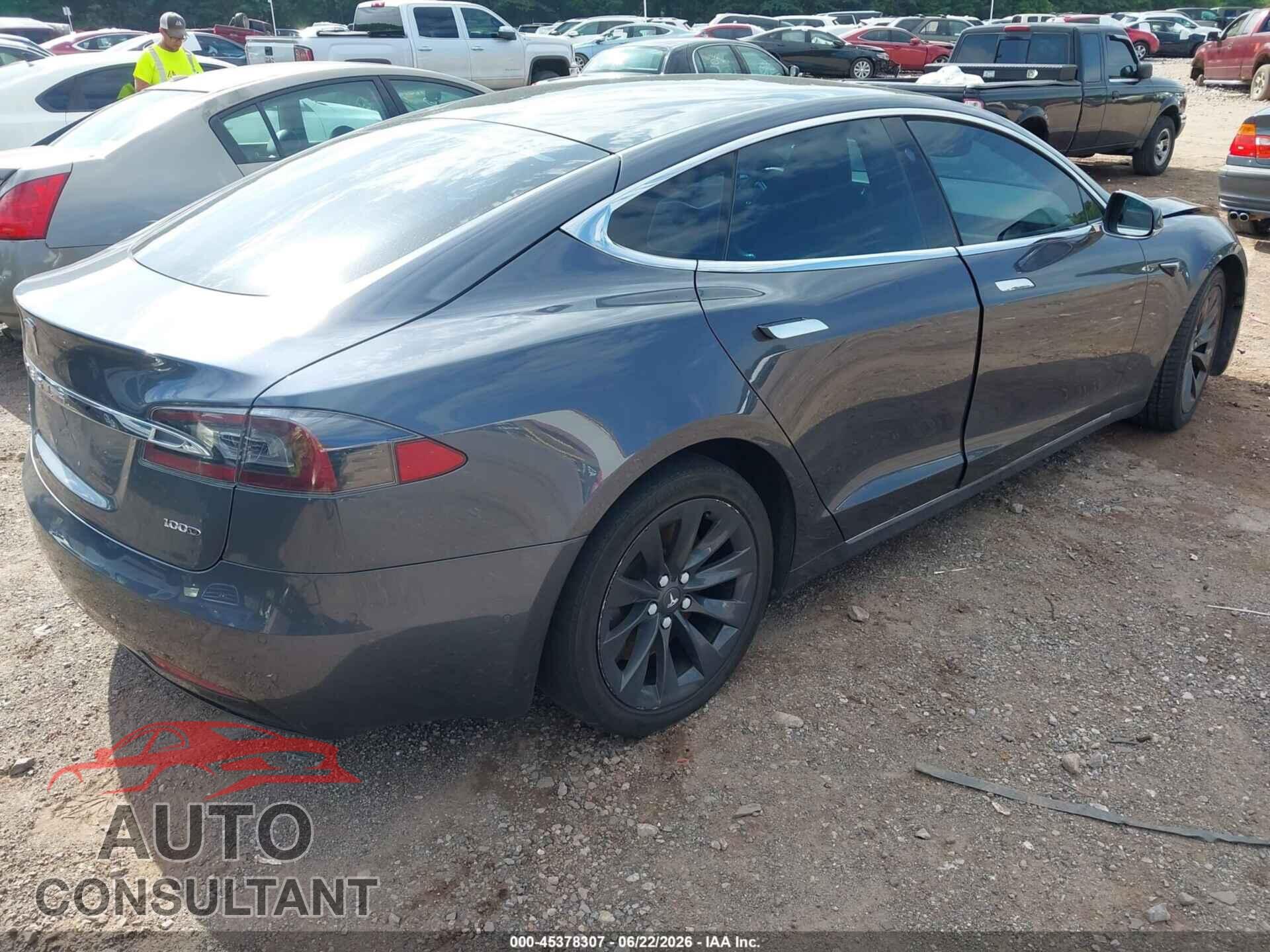 TESLA MODEL S 2017 - 5YJSA1E28HF229576