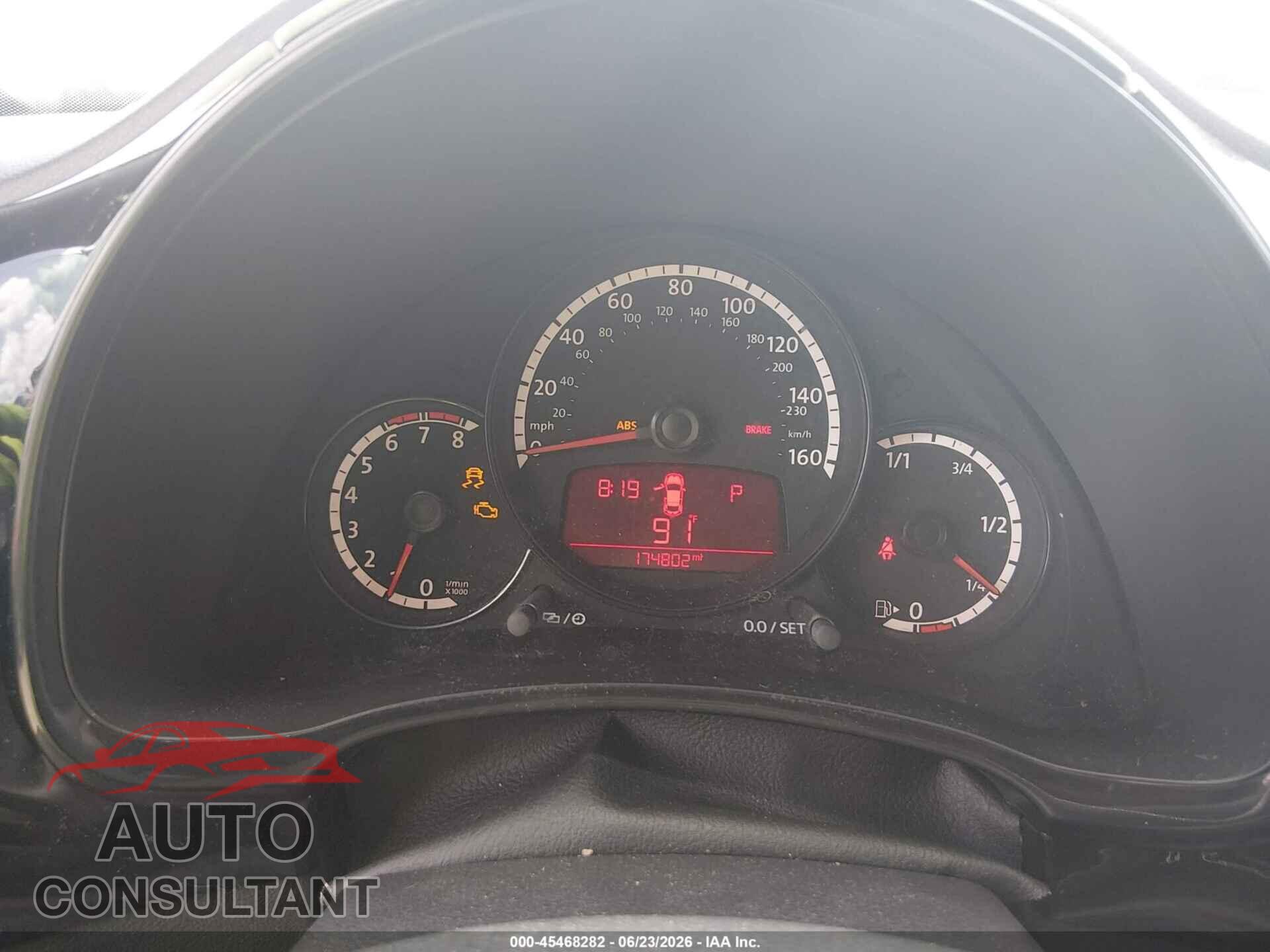 VOLKSWAGEN BEETLE 2013 - 3VWFP7AT7DM644652