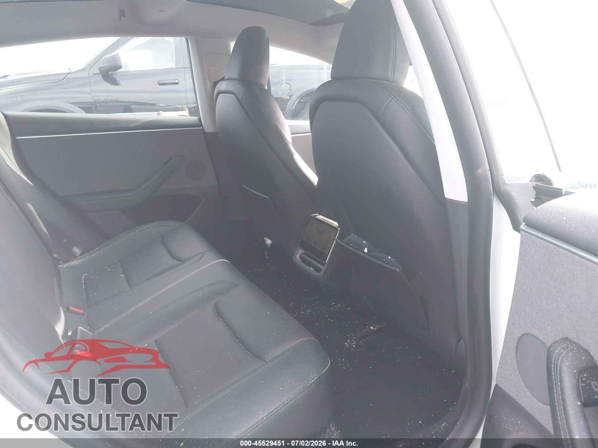 TESLA MODEL 3 2024 - 5YJ3E1EA4RF762431