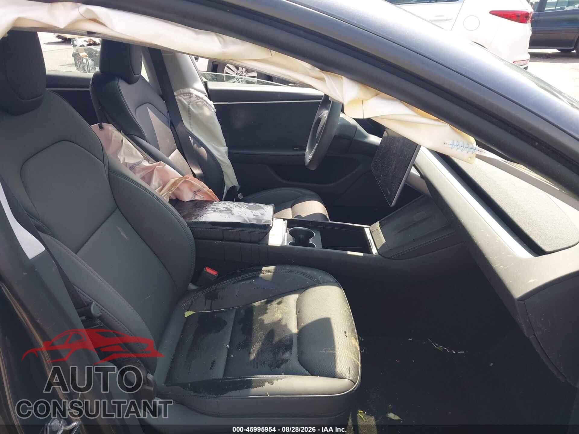 TESLA MODEL 3 2024 - 5YJ3E1EB2RF821694