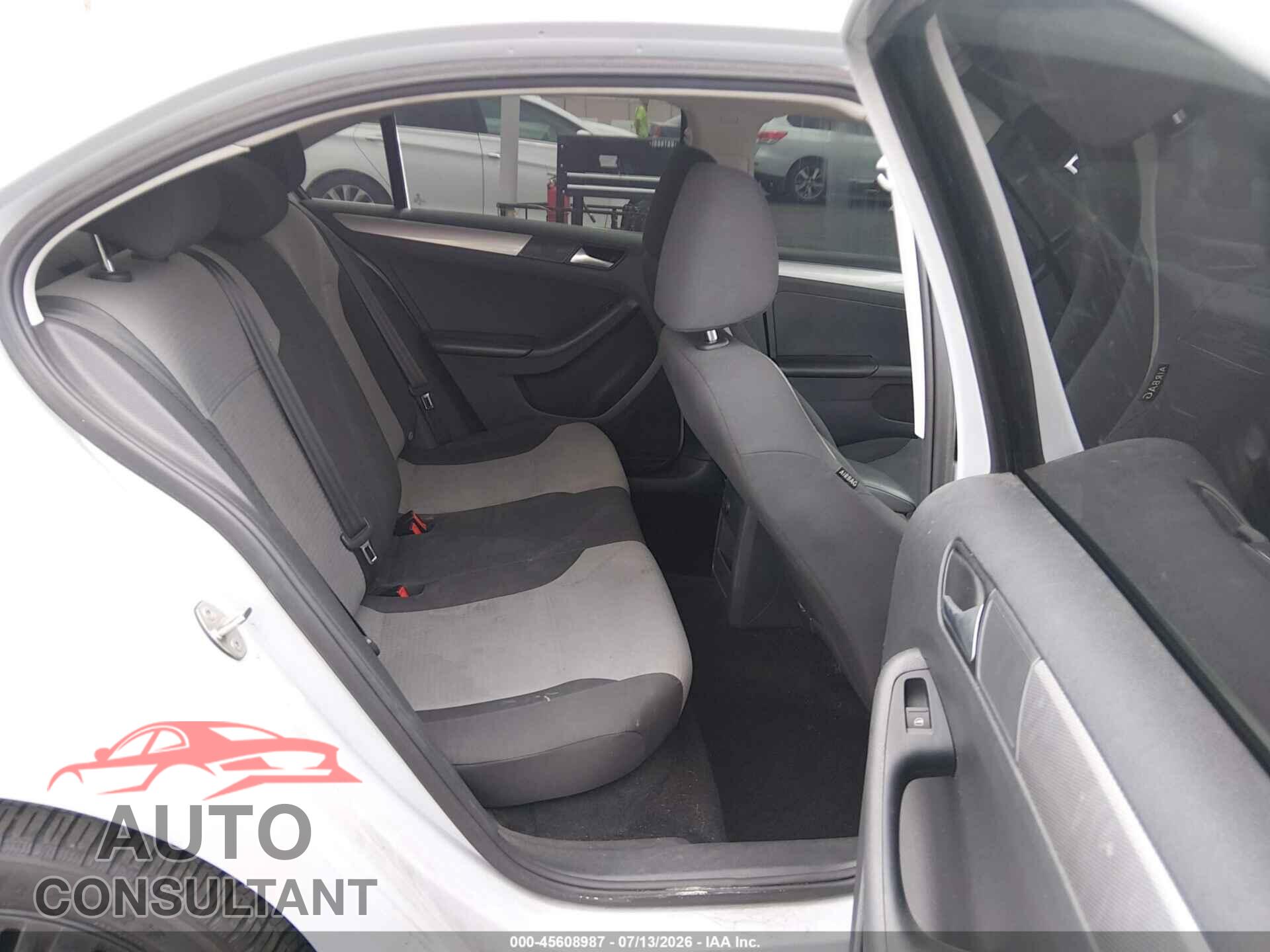 VOLKSWAGEN JETTA 2017 - 3VW2B7AJ2HM341134