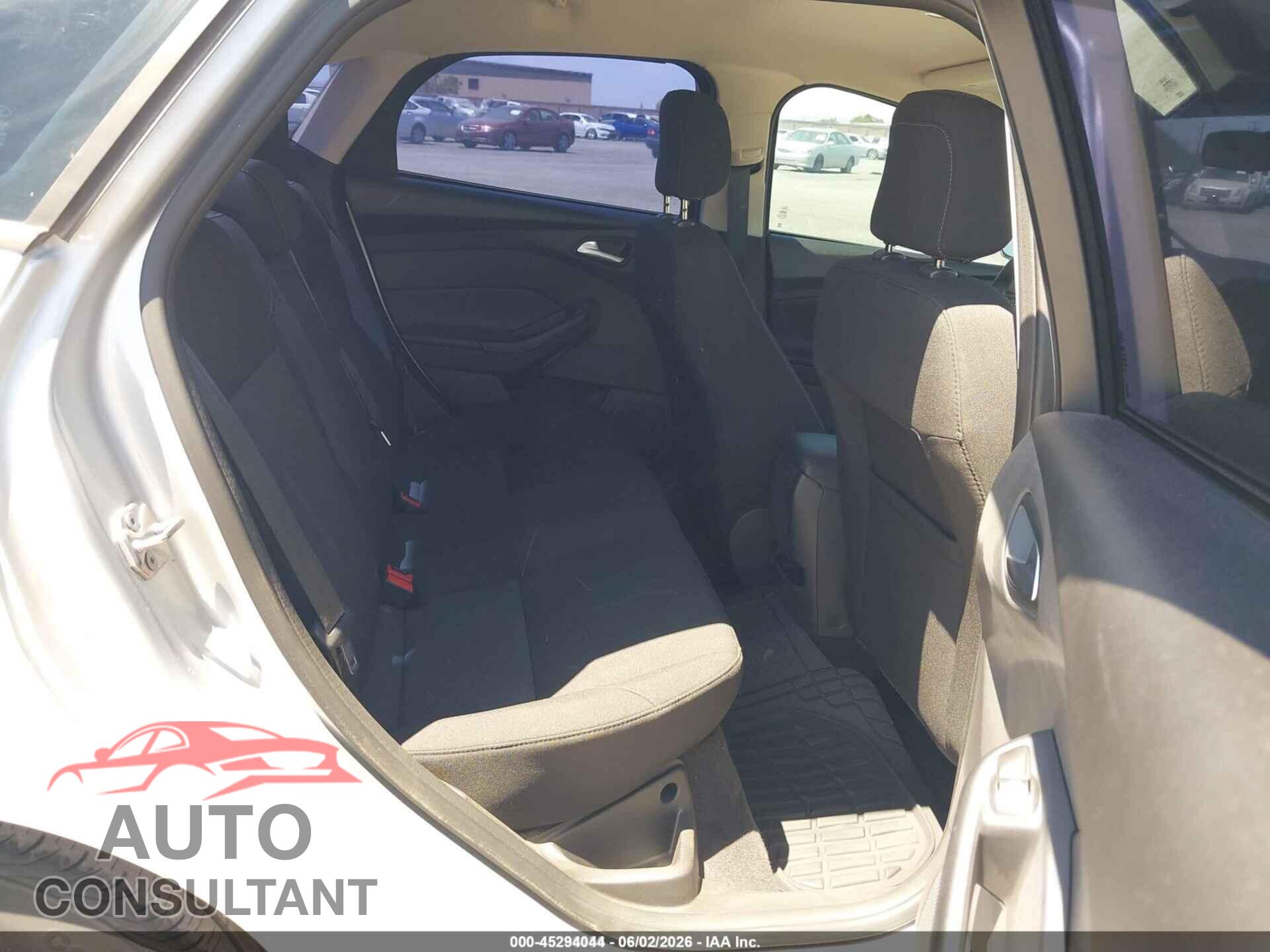 FORD FOCUS 2018 - 1FADP3F27JL317156