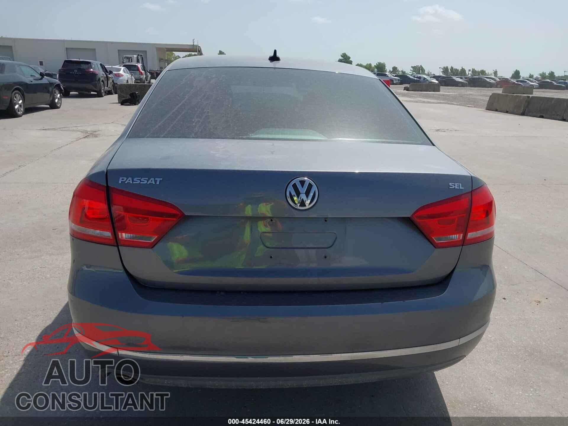 VOLKSWAGEN PASSAT 2012 - 1VWCP7A39CC026784