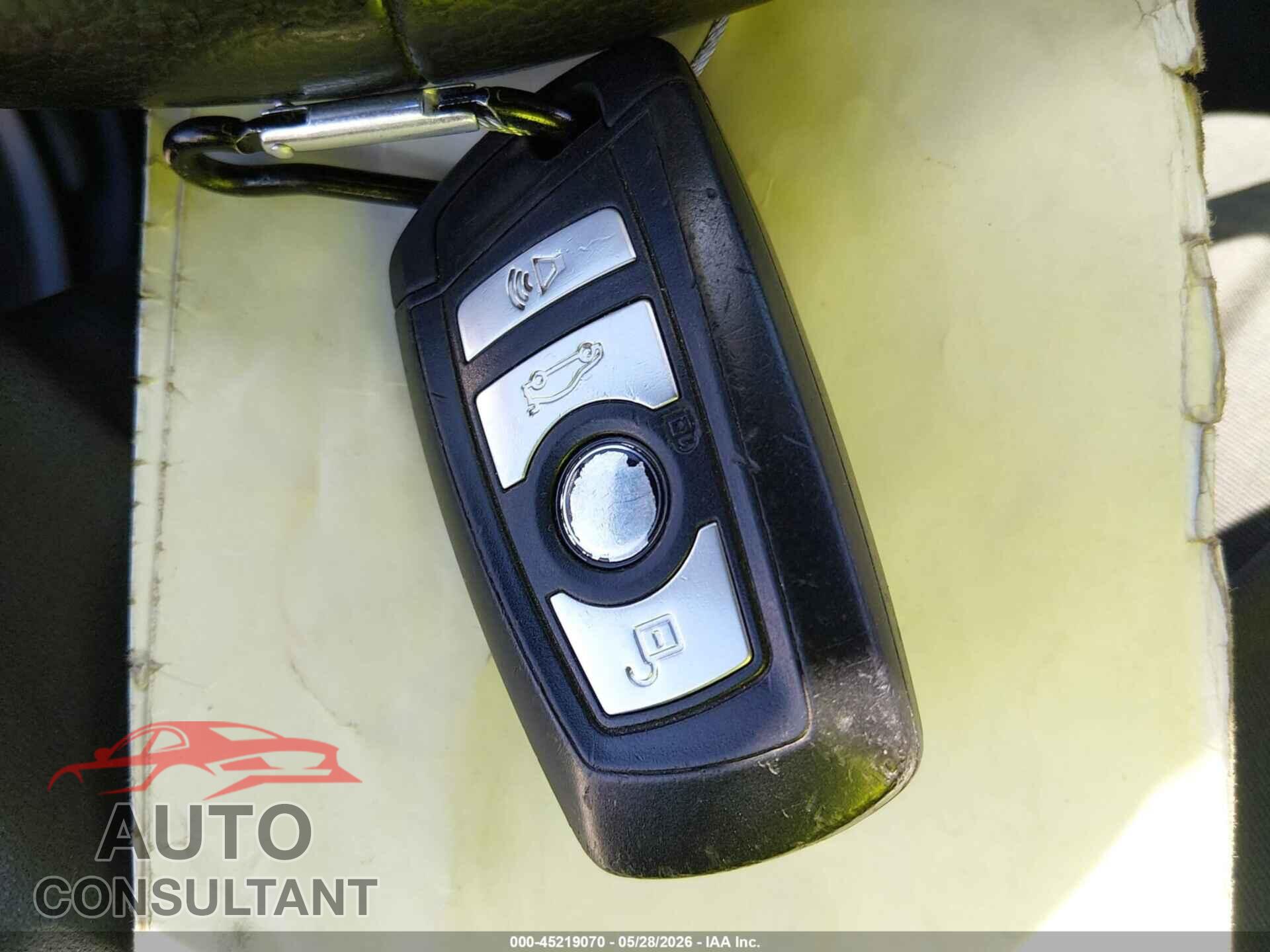 BMW 528I 2012 - WBAXH5C52CDW11198