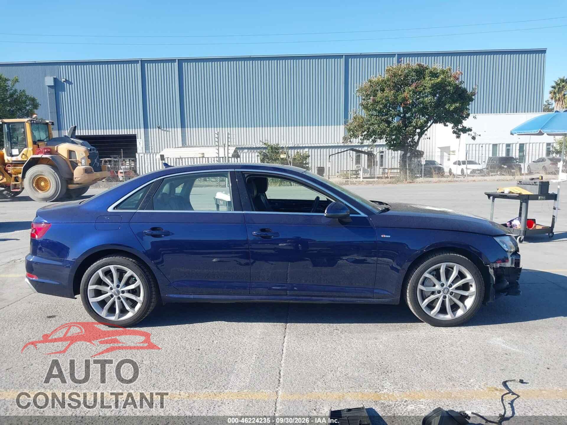AUDI A4 2019 - WAUDNAF41KA113596