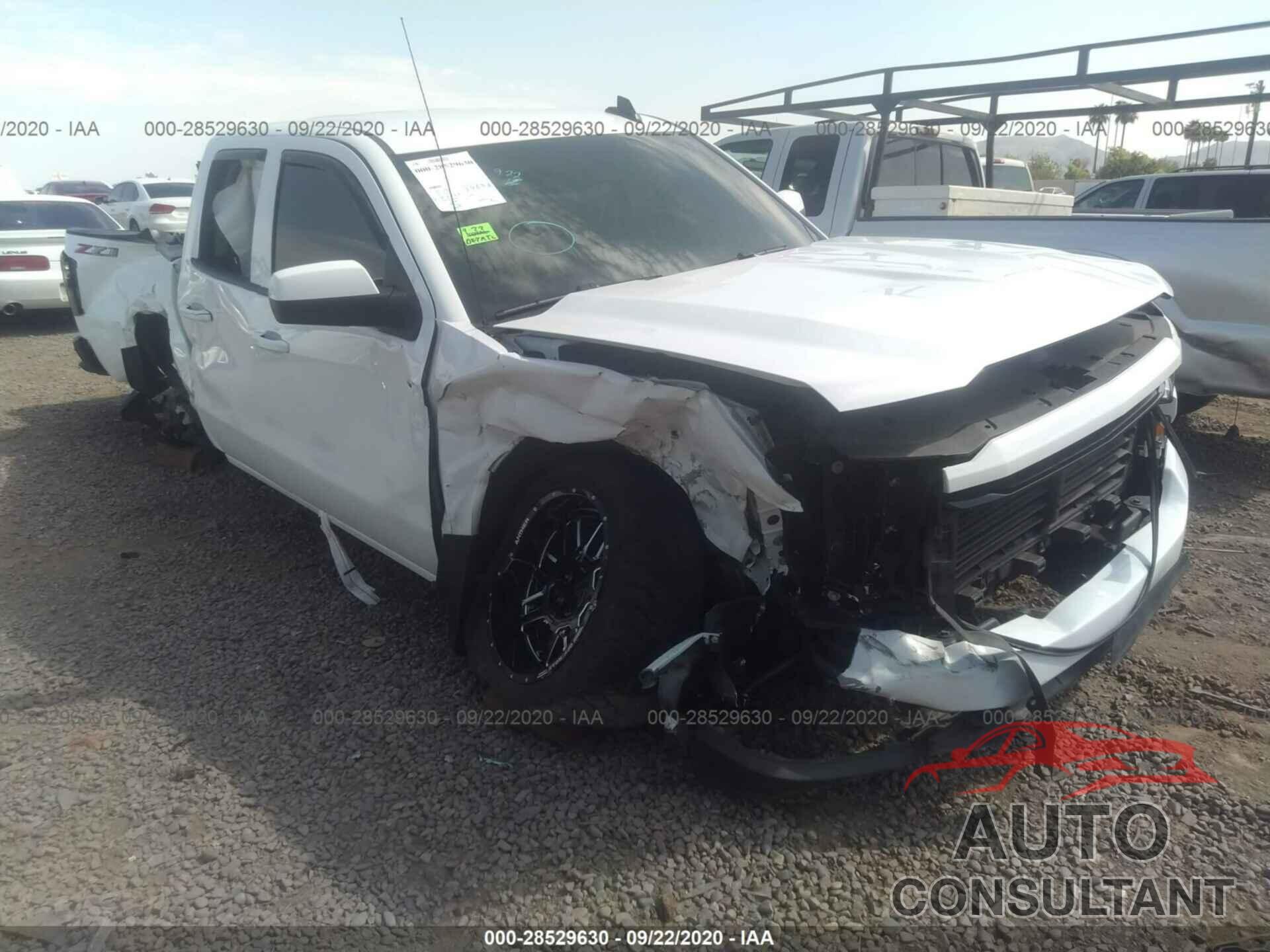 CHEVROLET SILVERADO 1500 2018 - 1GCVKREC0JZ348613