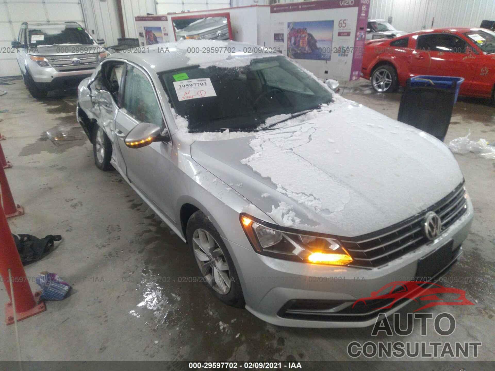 VOLKSWAGEN PASSAT 2017 - 1VWAT7A3XHC012001