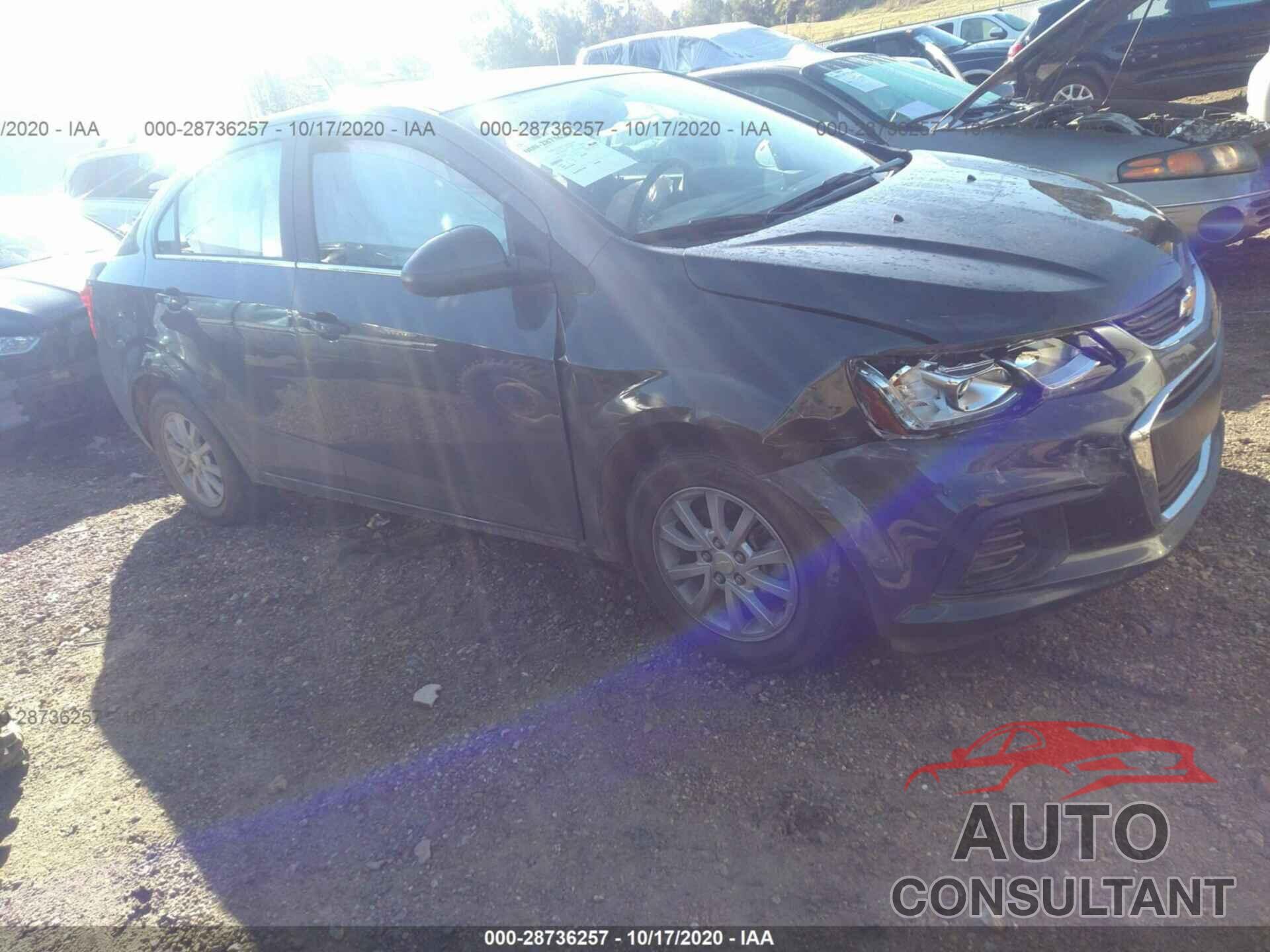 CHEVROLET SONIC 2018 - 1G1JD5SH1J4120188