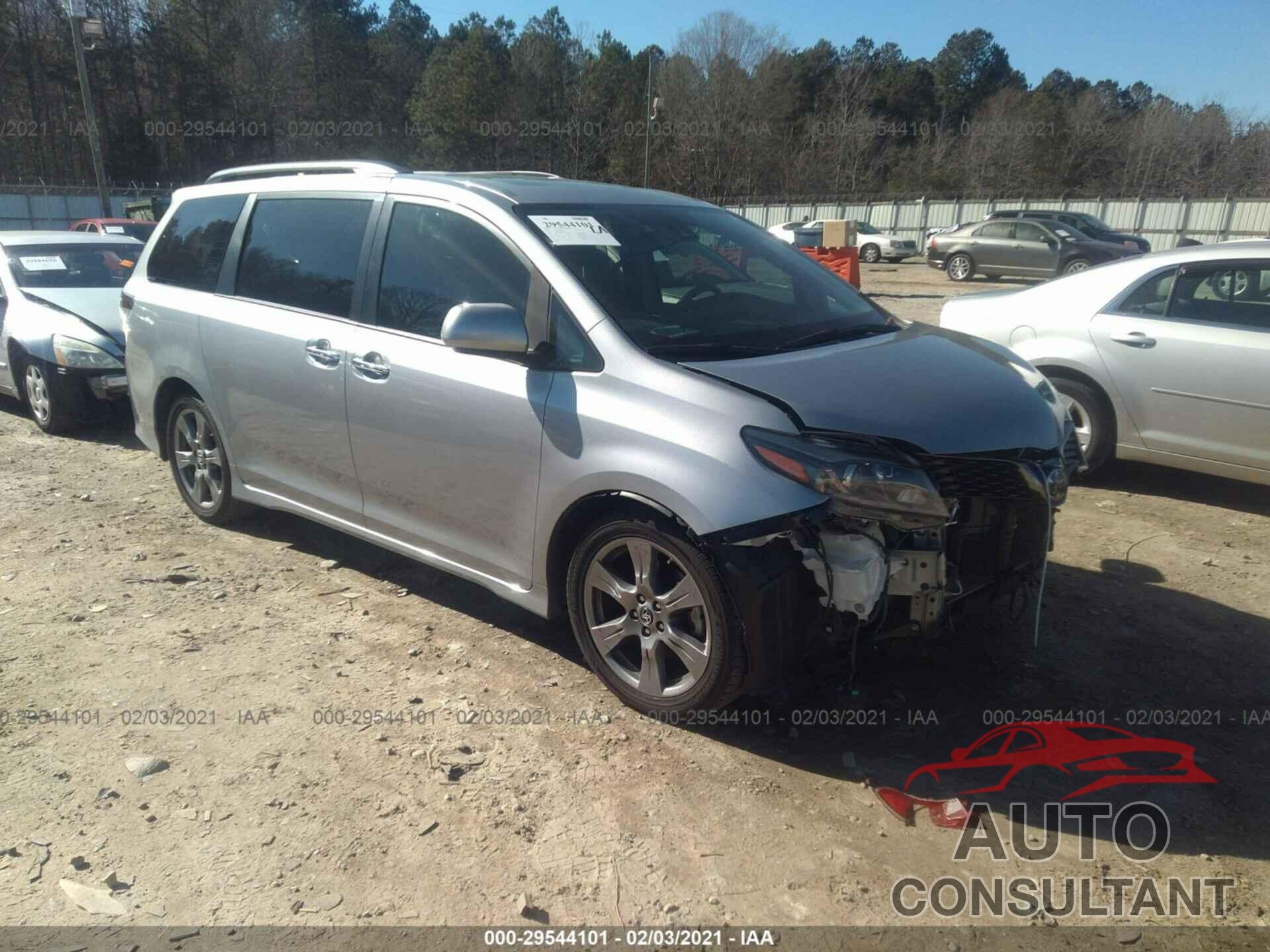 TOYOTA SIENNA 2018 - 5TDXZ3DC1JS920602