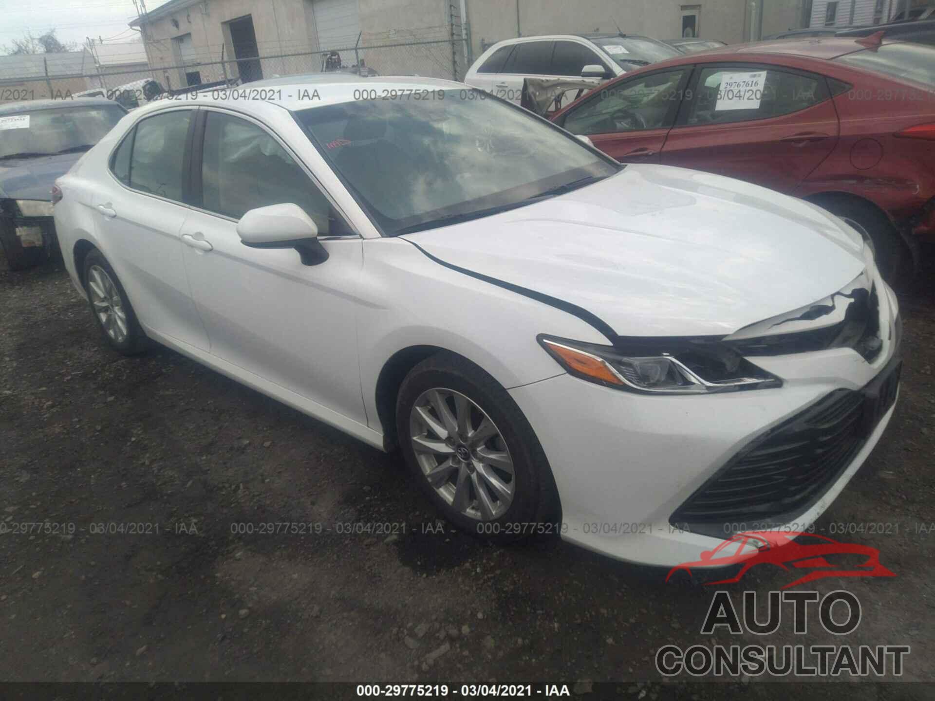 TOYOTA CAMRY 2018 - 4T1B11HK4JU007766