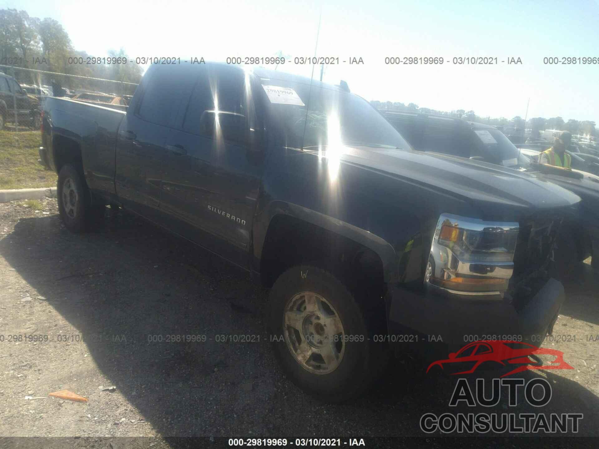 CHEVROLET SILVERADO 1500 2018 - 1GCRCRECXJZ167372