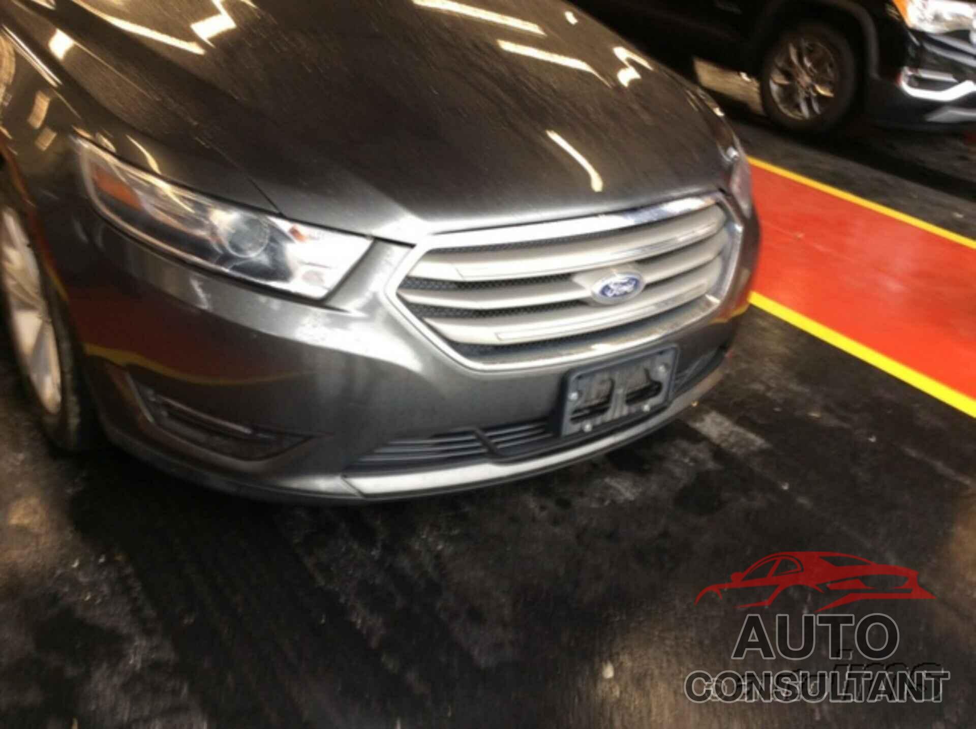 FORD TAURUS 2018 - 1FAHP2E86JG120408