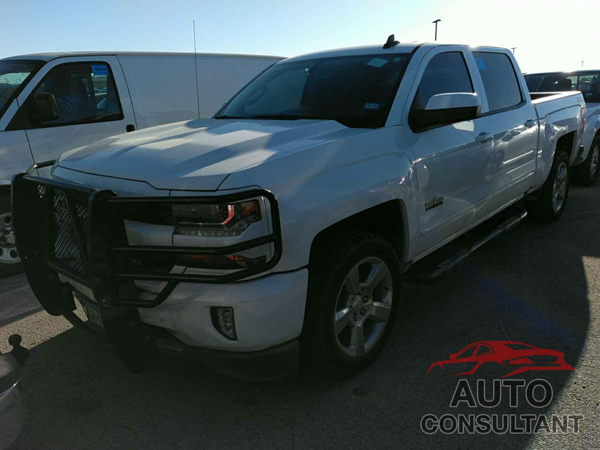 CHEVROLET SILVERADO 1500 2018 - 3GCUKREC8JG186970