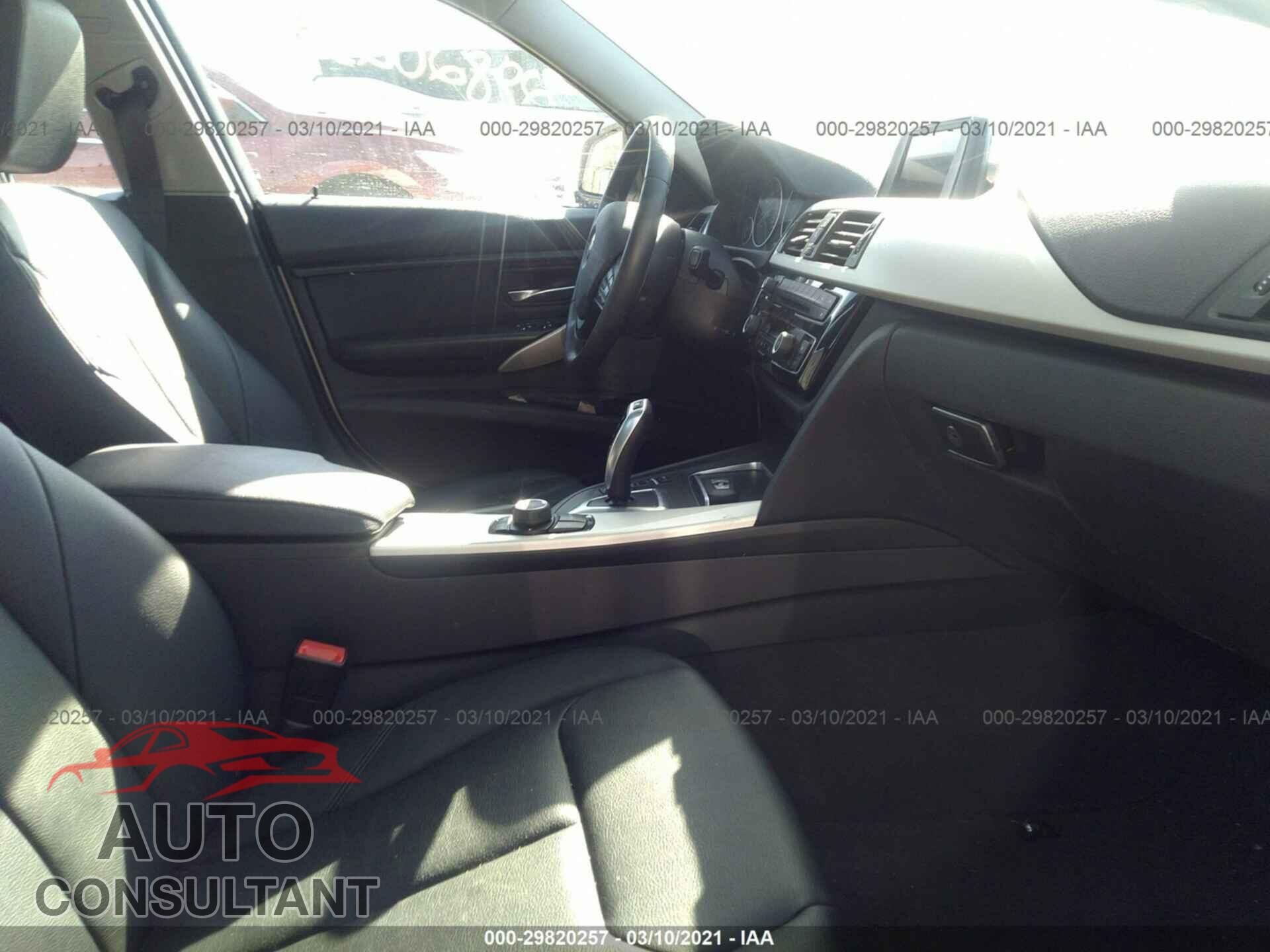 BMW 3 SERIES 2016 - WBA8A3C50GK551663