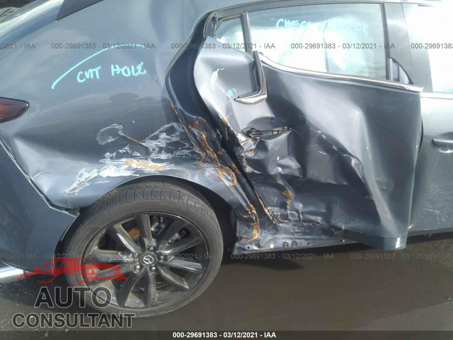MAZDA MAZDA3 HATCHBACK 2019 - JM1BPANM0K1140357