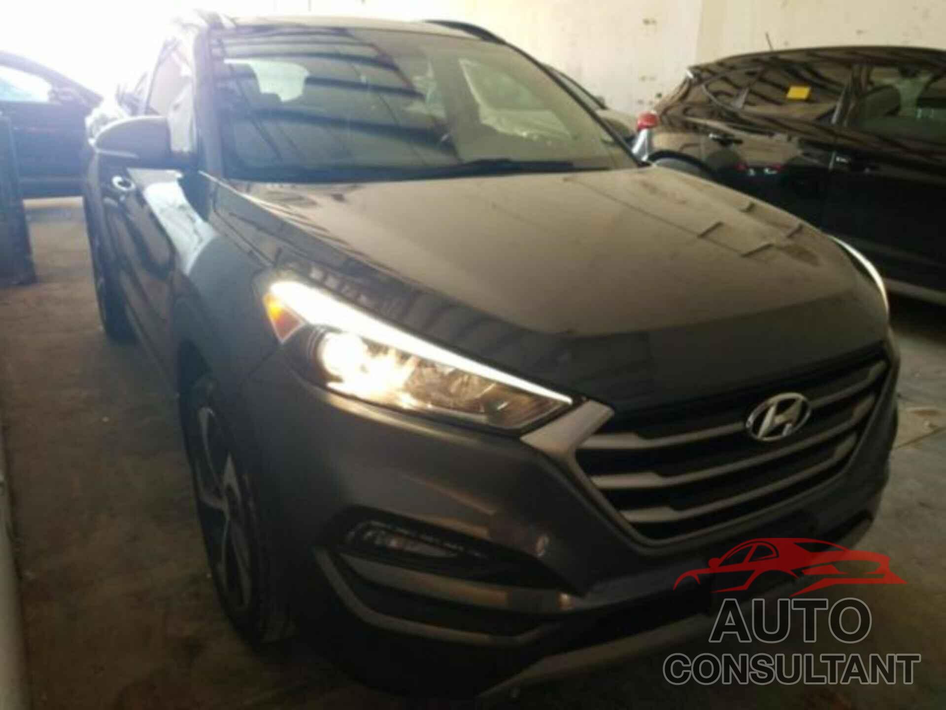 HYUNDAI TUCSON 2018 - KM8J3CA20JU624612