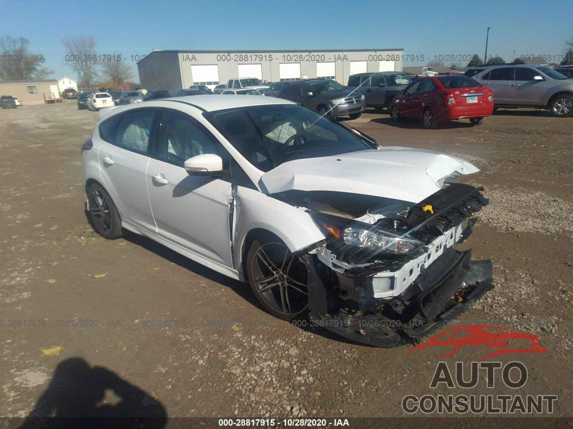 FORD FOCUS 2017 - 1FADP3L96HL243367