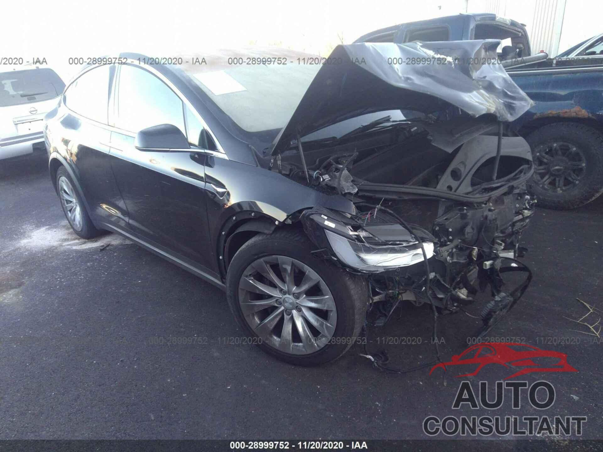 TESLA MODEL X 2018 - 5YJXCAE27JF111170