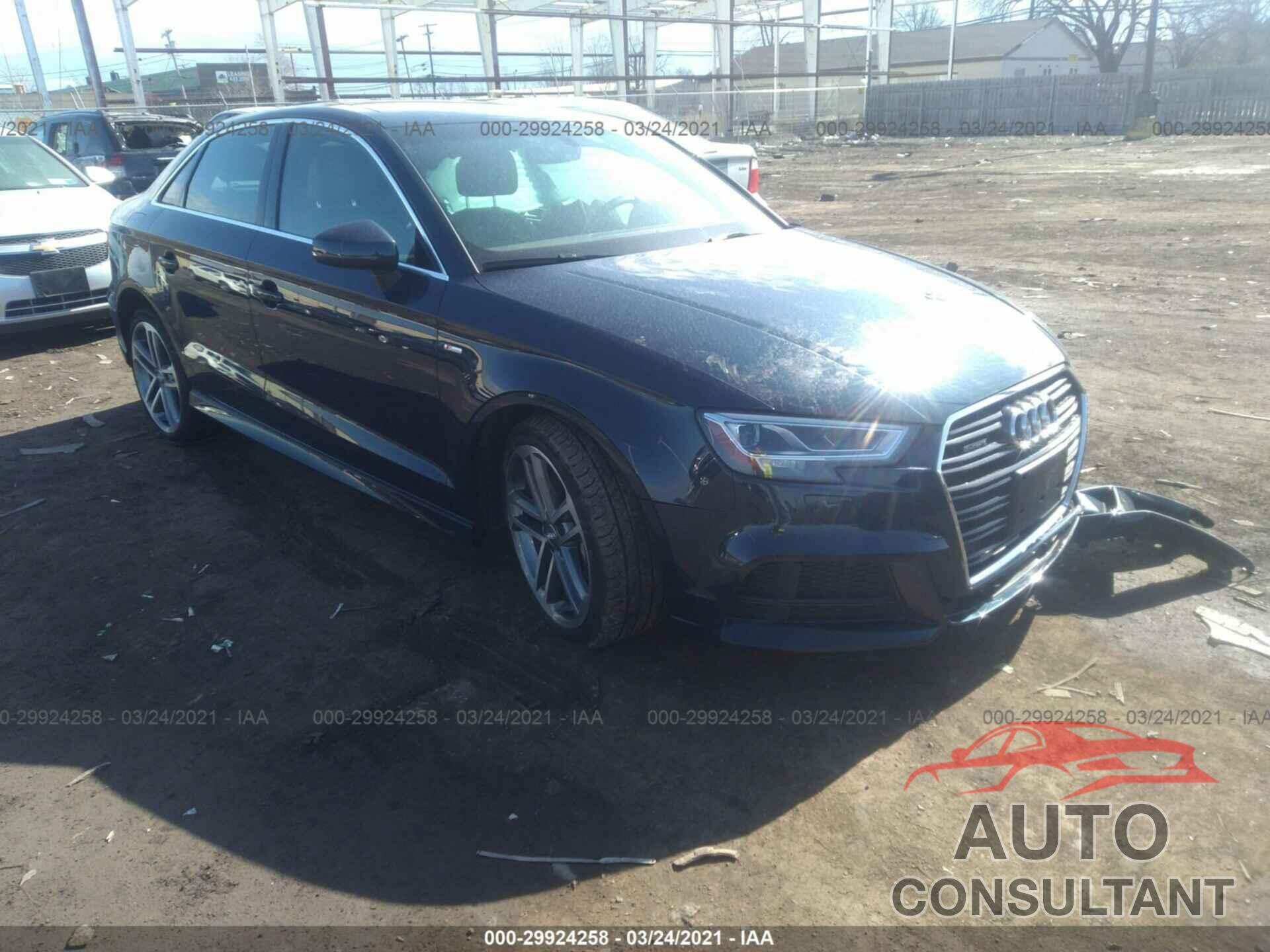 AUDI A3 SEDAN 2019 - WAUJEGFF1KA113220