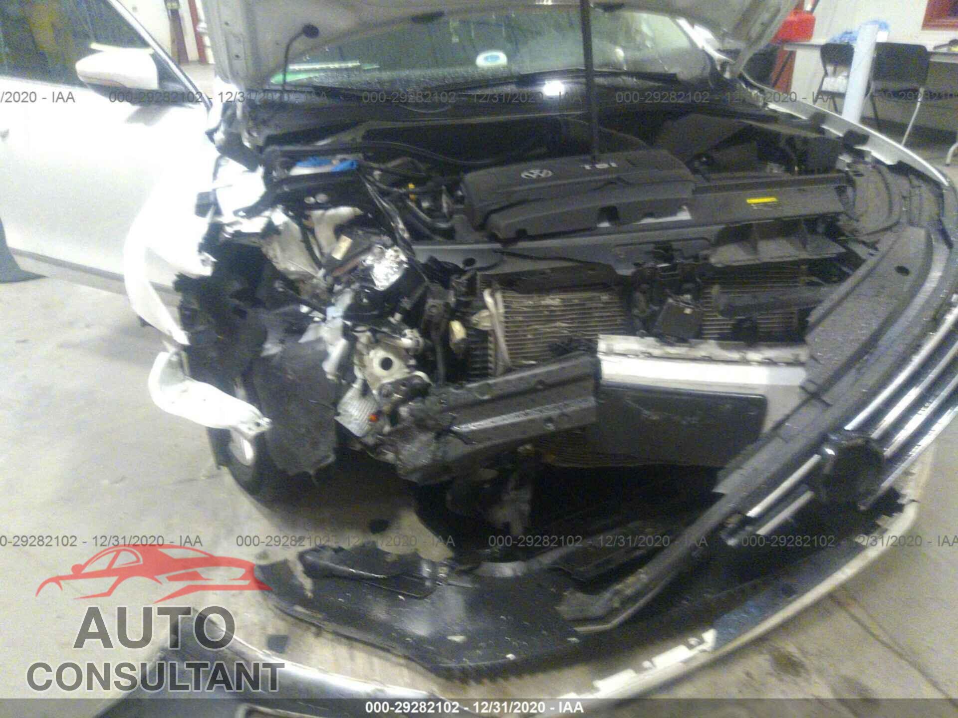 VOLKSWAGEN PASSAT 2017 - 1VWAT7A35HC002489