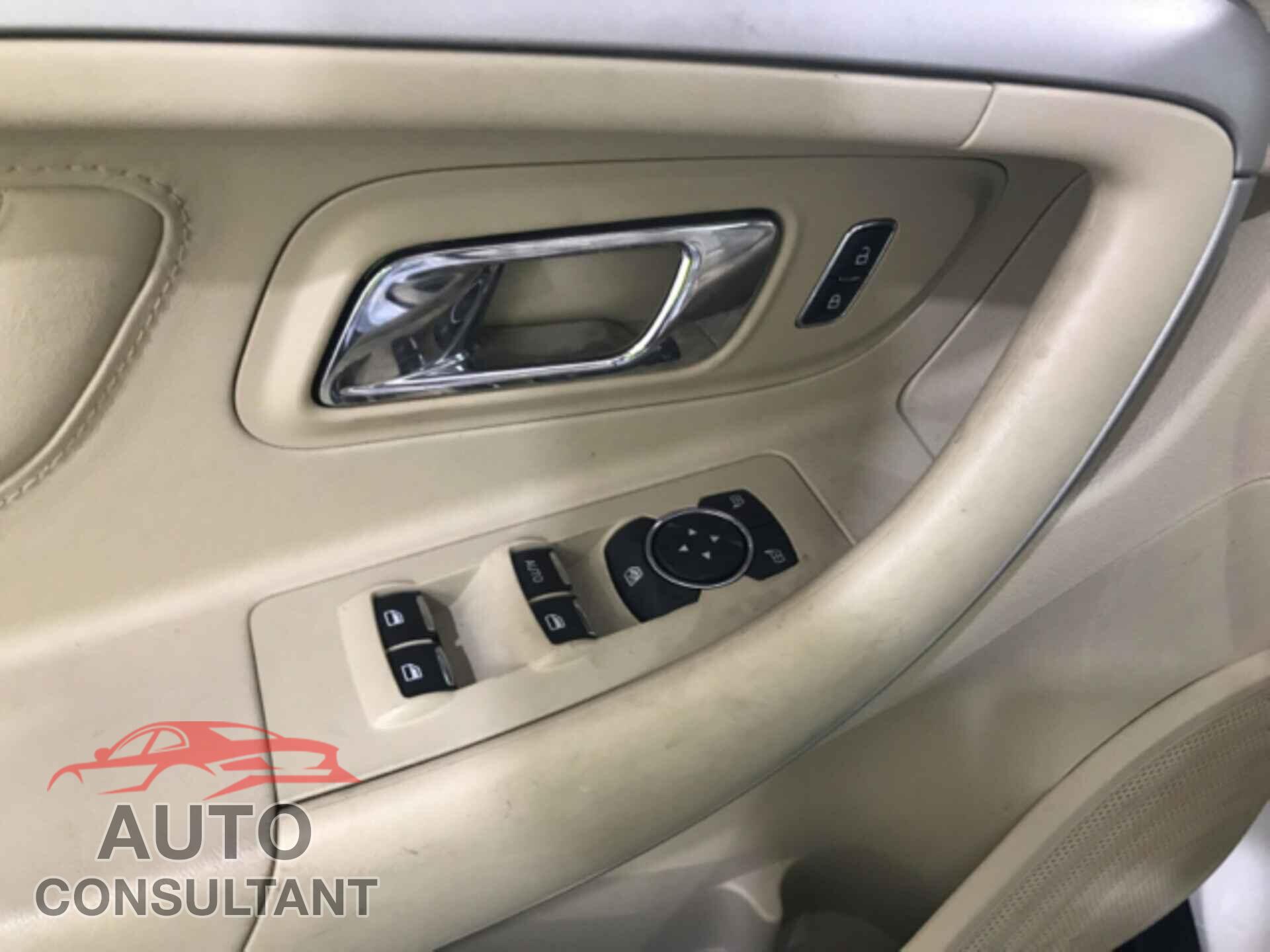 FORD TAURUS 2017 - 1FAHP2E84HG117629