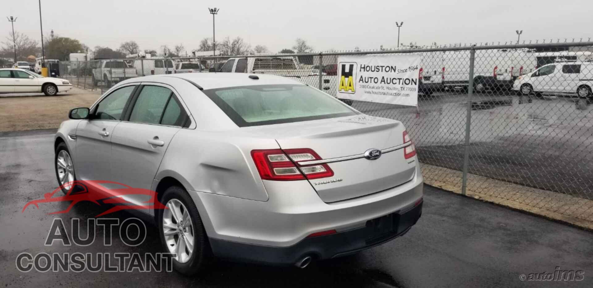 FORD TAURUS 2017 - 1FAHP2D82HG105920