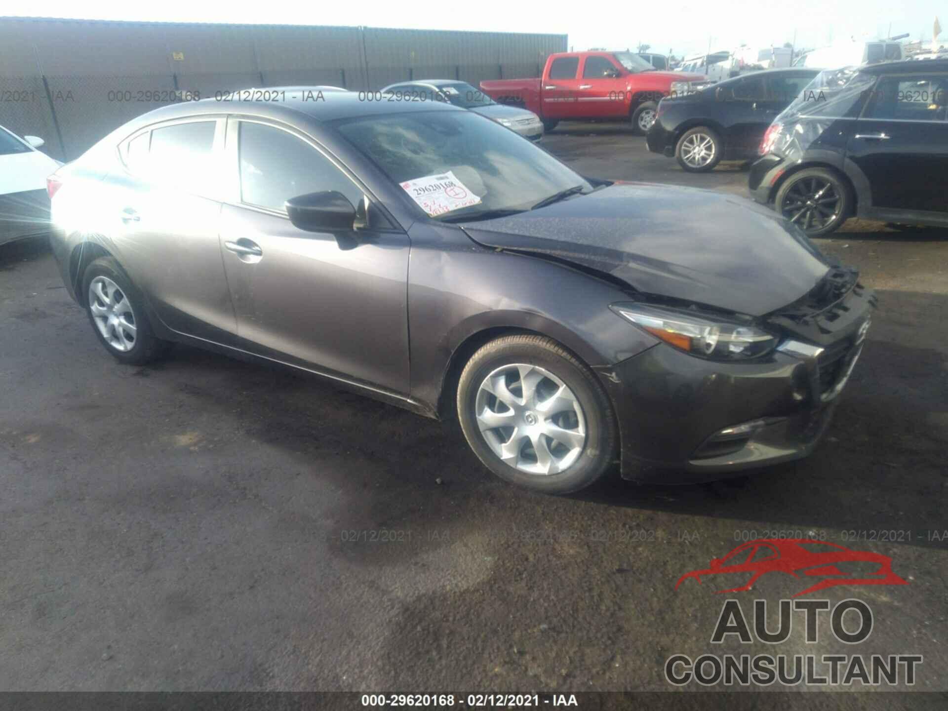 MAZDA MAZDA3 4-DOOR 2018 - 3MZBN1U77JM255442