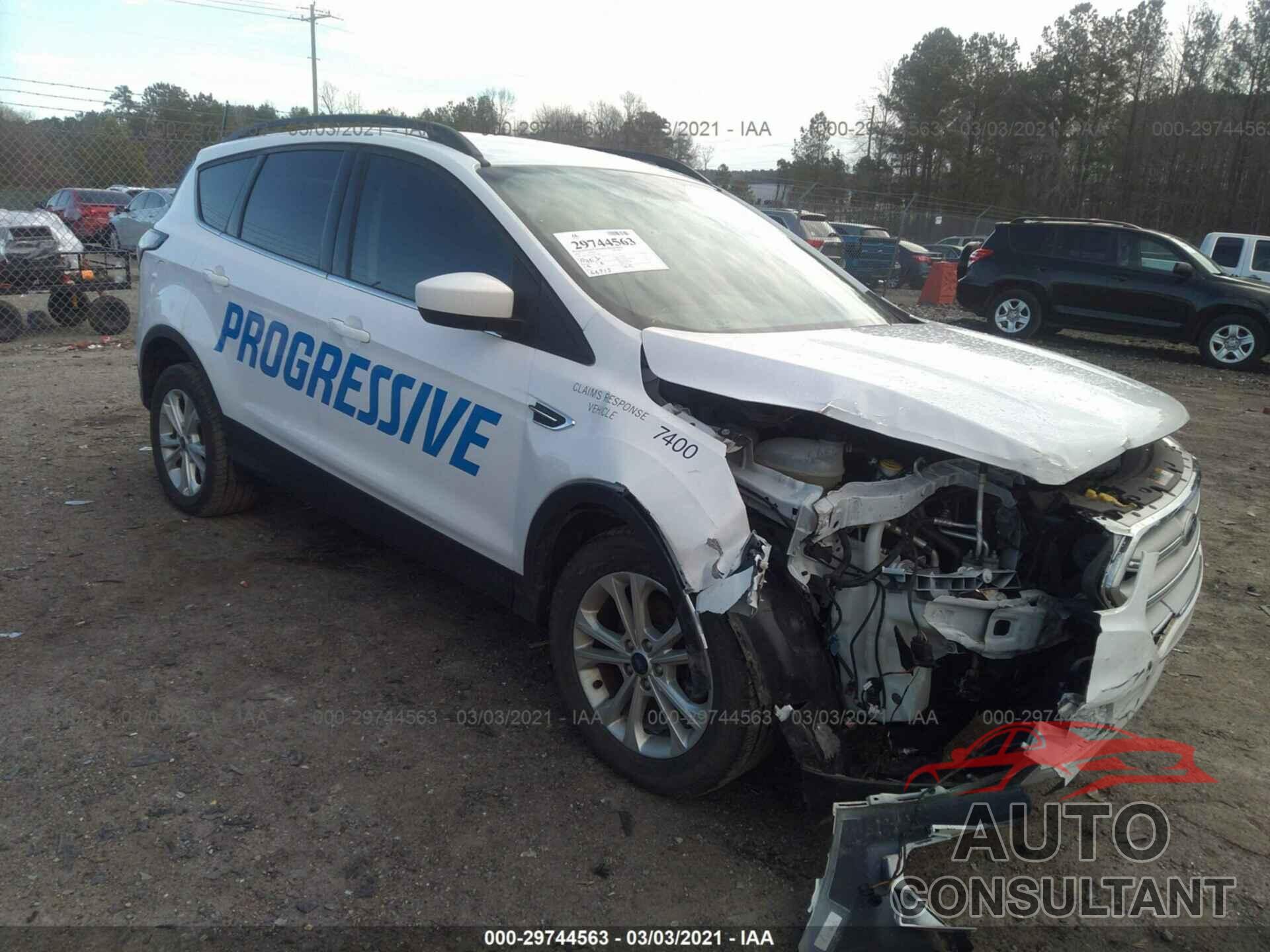 FORD ESCAPE 2018 - 1FMCU0GD7JUB17400