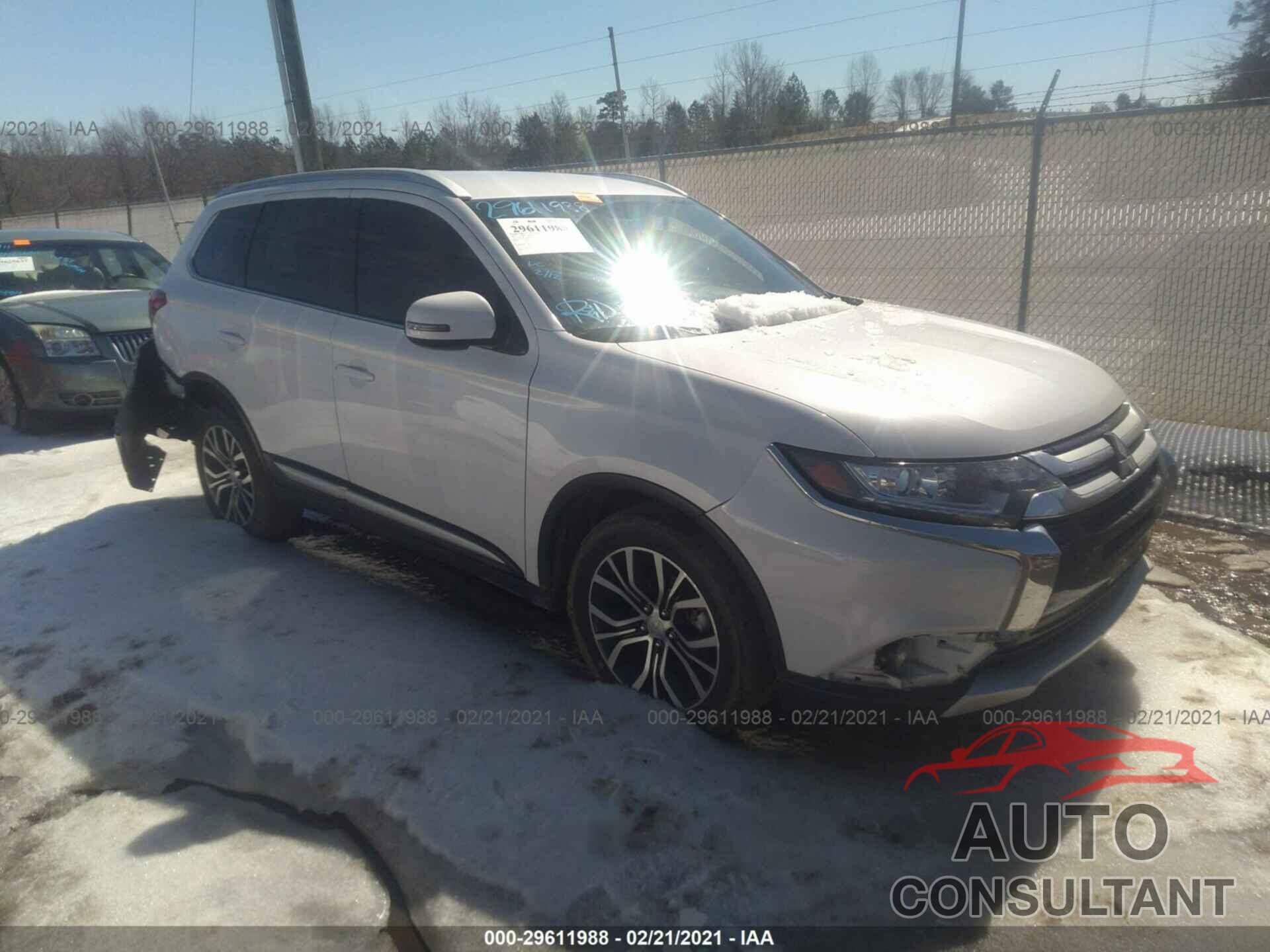 MITSUBISHI OUTLANDER 2018 - JA4AD3A37JZ026640