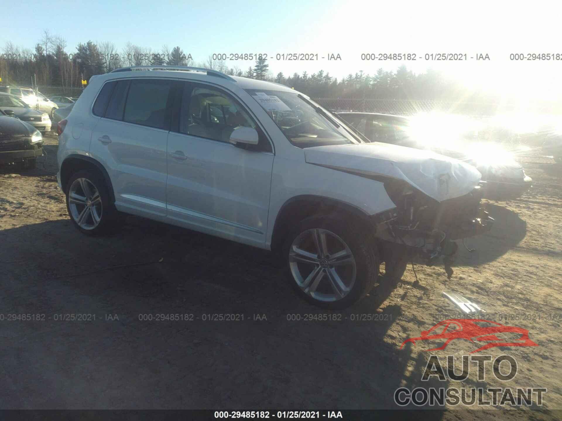 VOLKSWAGEN TIGUAN 2016 - WVGBV7AX1GW091264