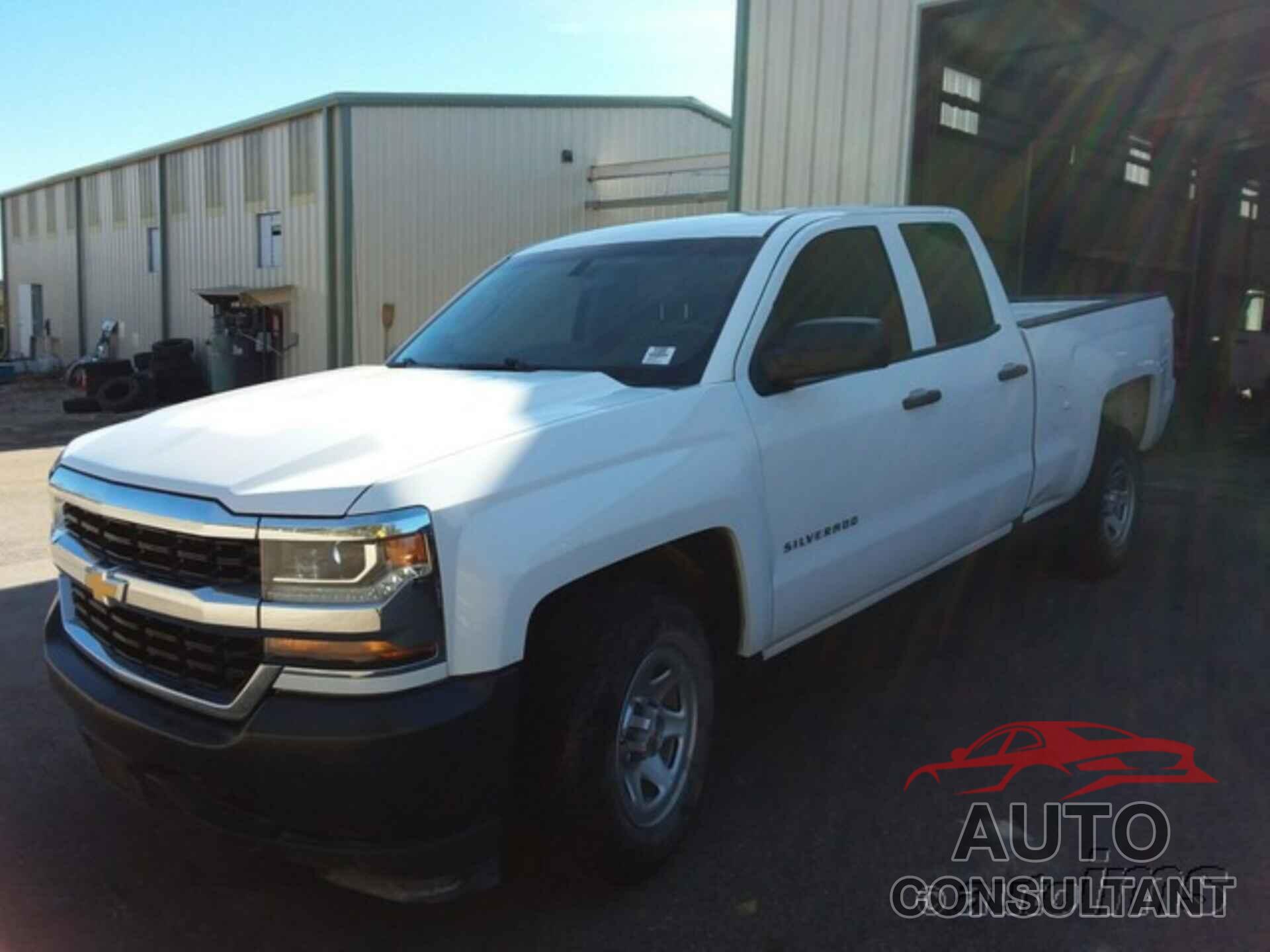 CHEVROLET SILVERADO 1500 2018 - 1GCRCNEC4JZ326119