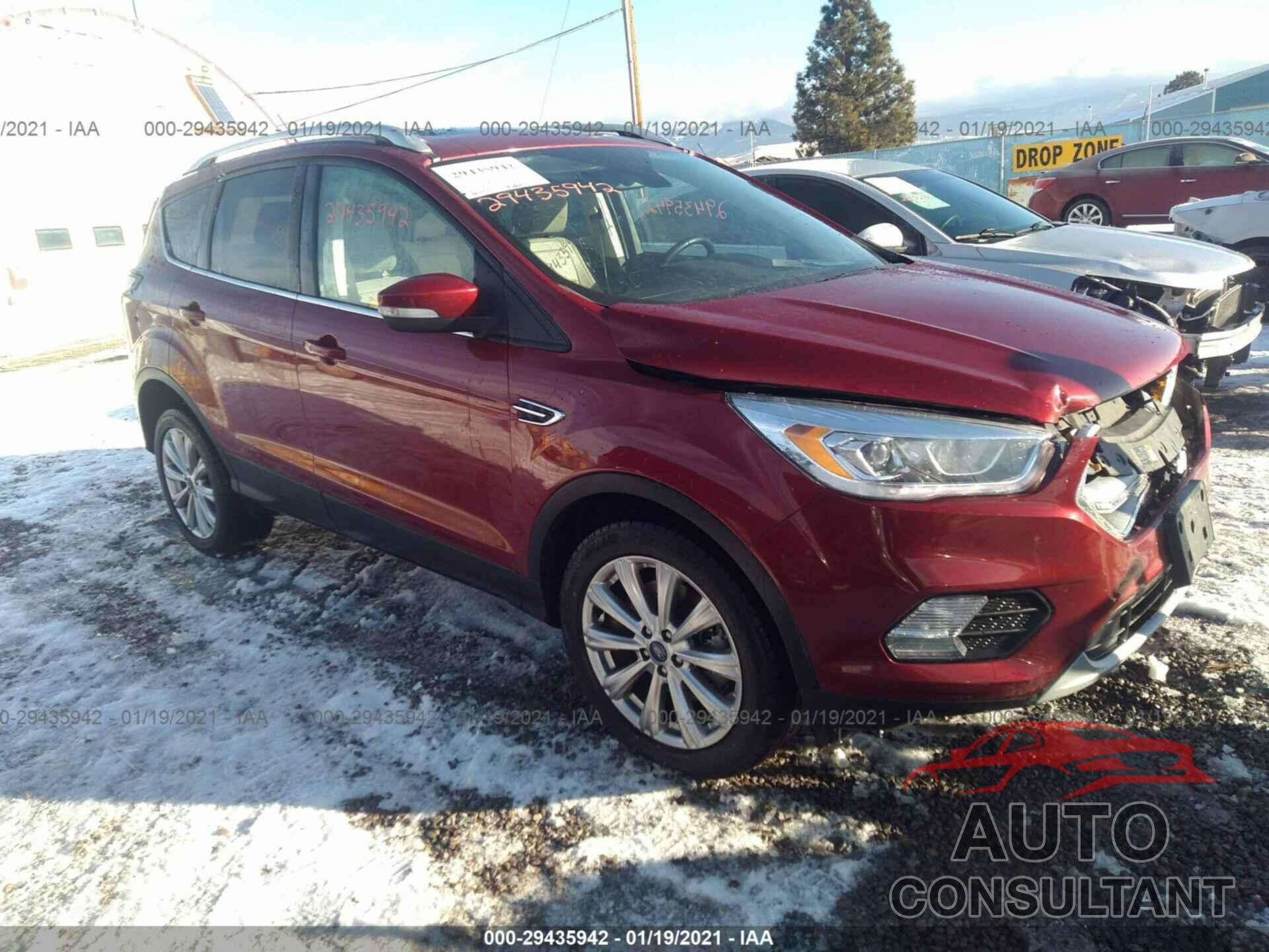 FORD ESCAPE 2017 - 1FMCU9J96HUE18341
