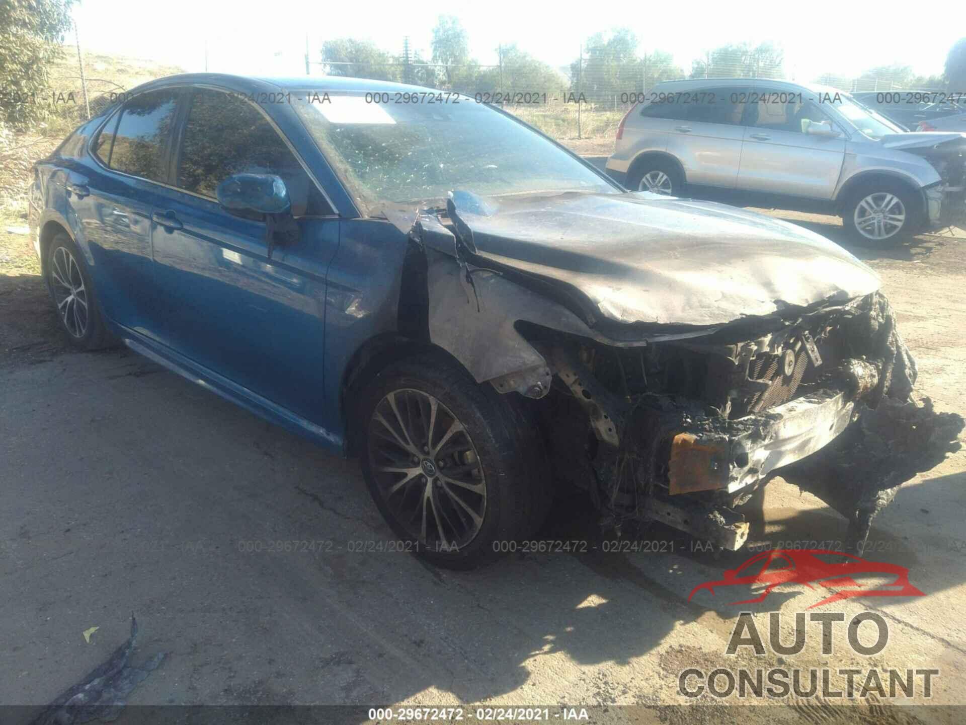 TOYOTA CAMRY 2018 - 4T1B11HK6JU104306
