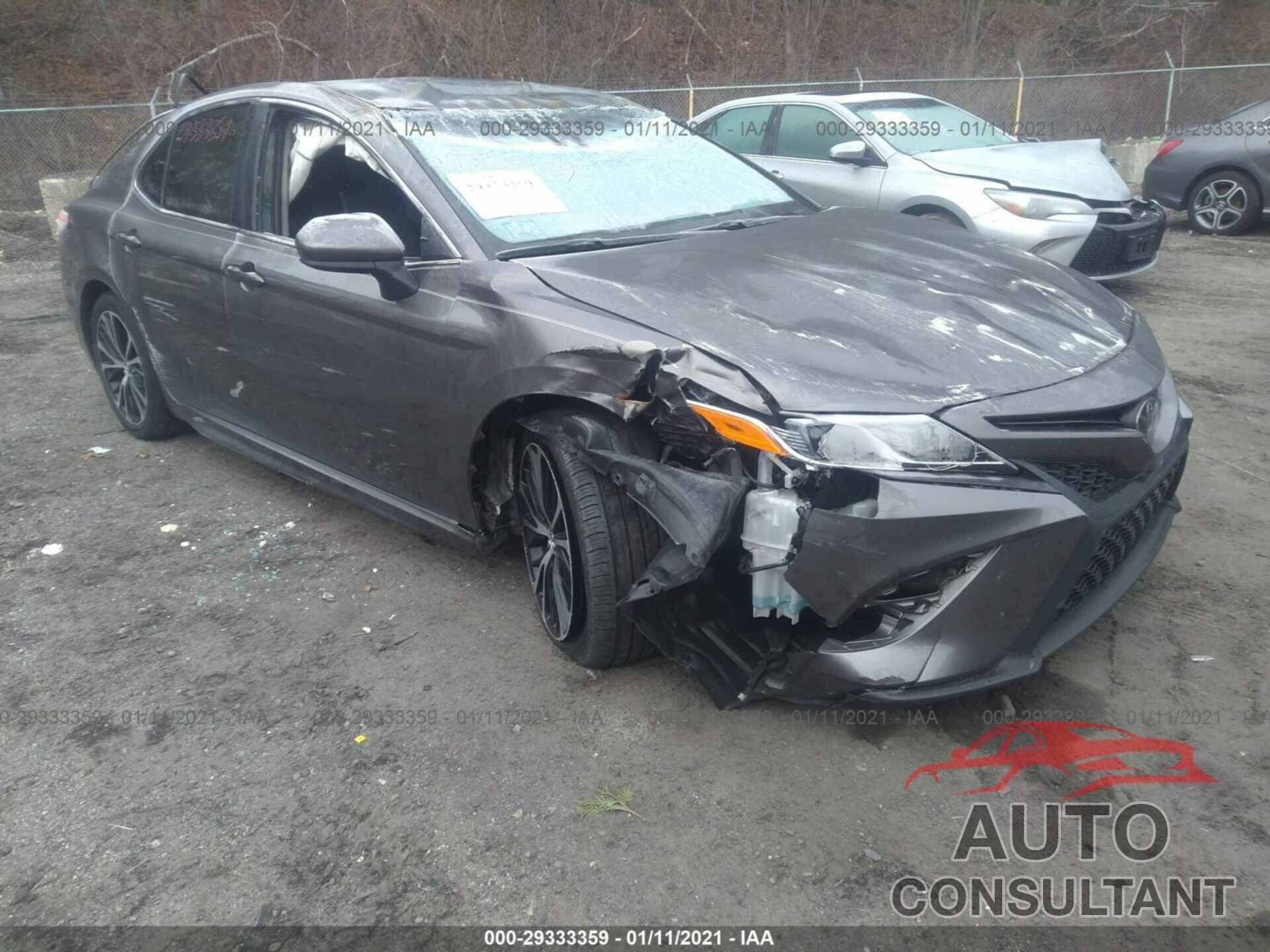 TOYOTA CAMRY 2018 - 4T1B11HK8JU601812