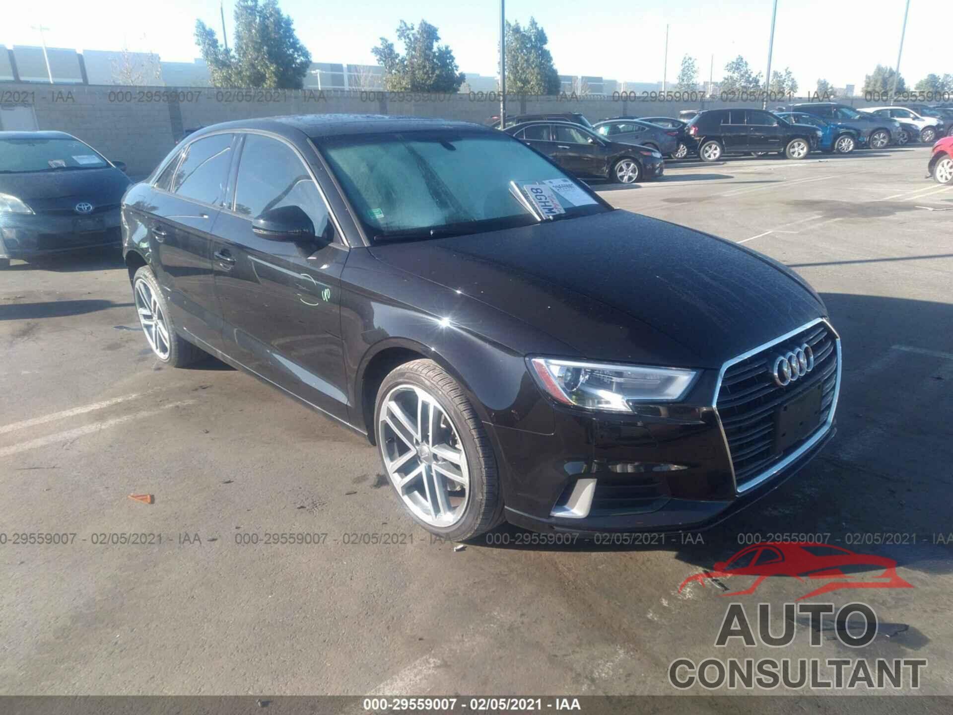 AUDI A3 SEDAN 2018 - WAUAUGFF8J1085501