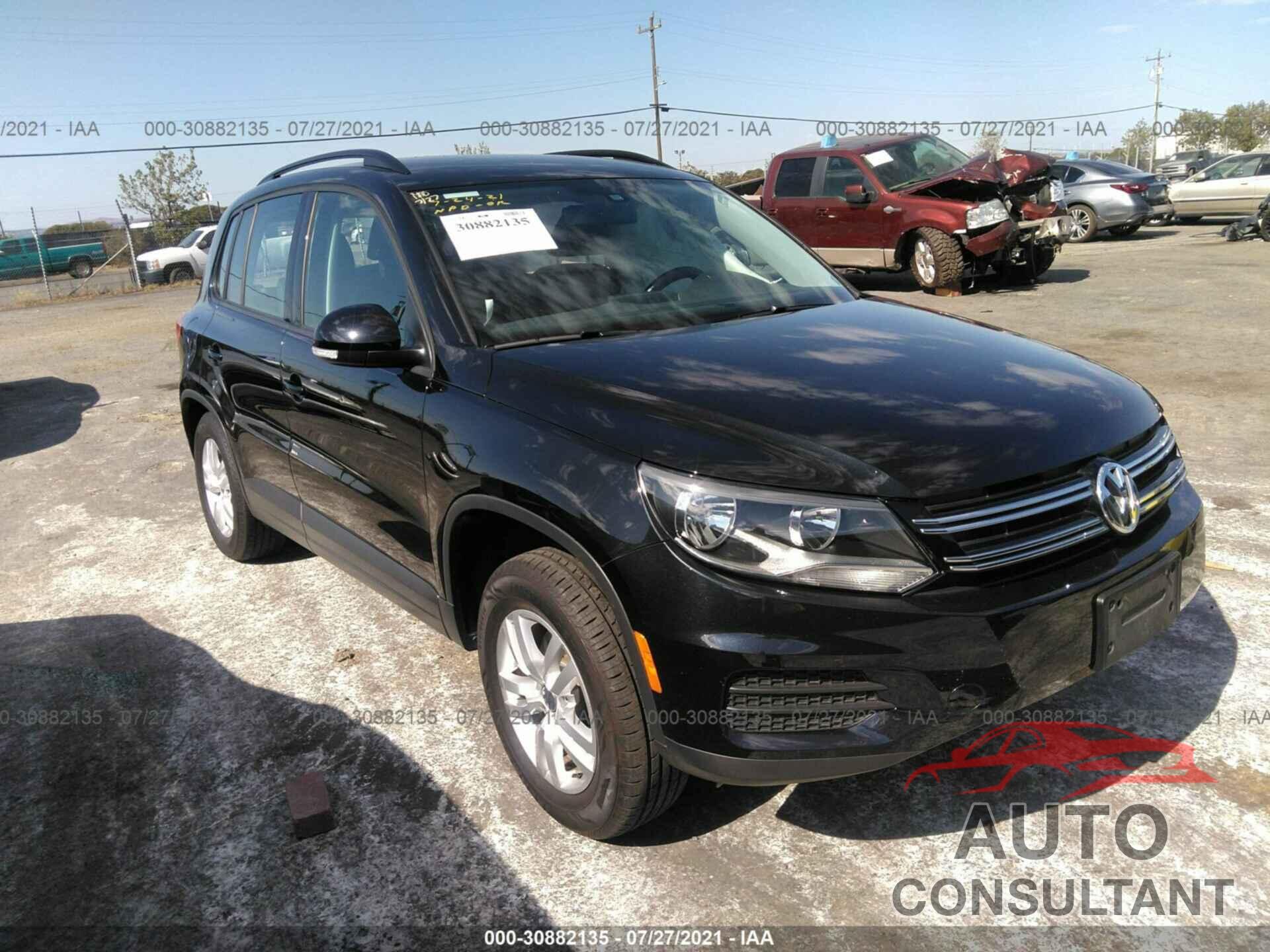 VOLKSWAGEN TIGUAN 2017 - WVGAV7AX8HK037982