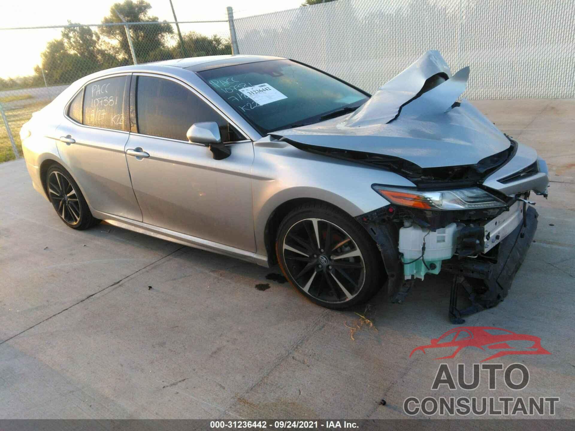 TOYOTA CAMRY 2018 - 4T1B61HK3JU027380