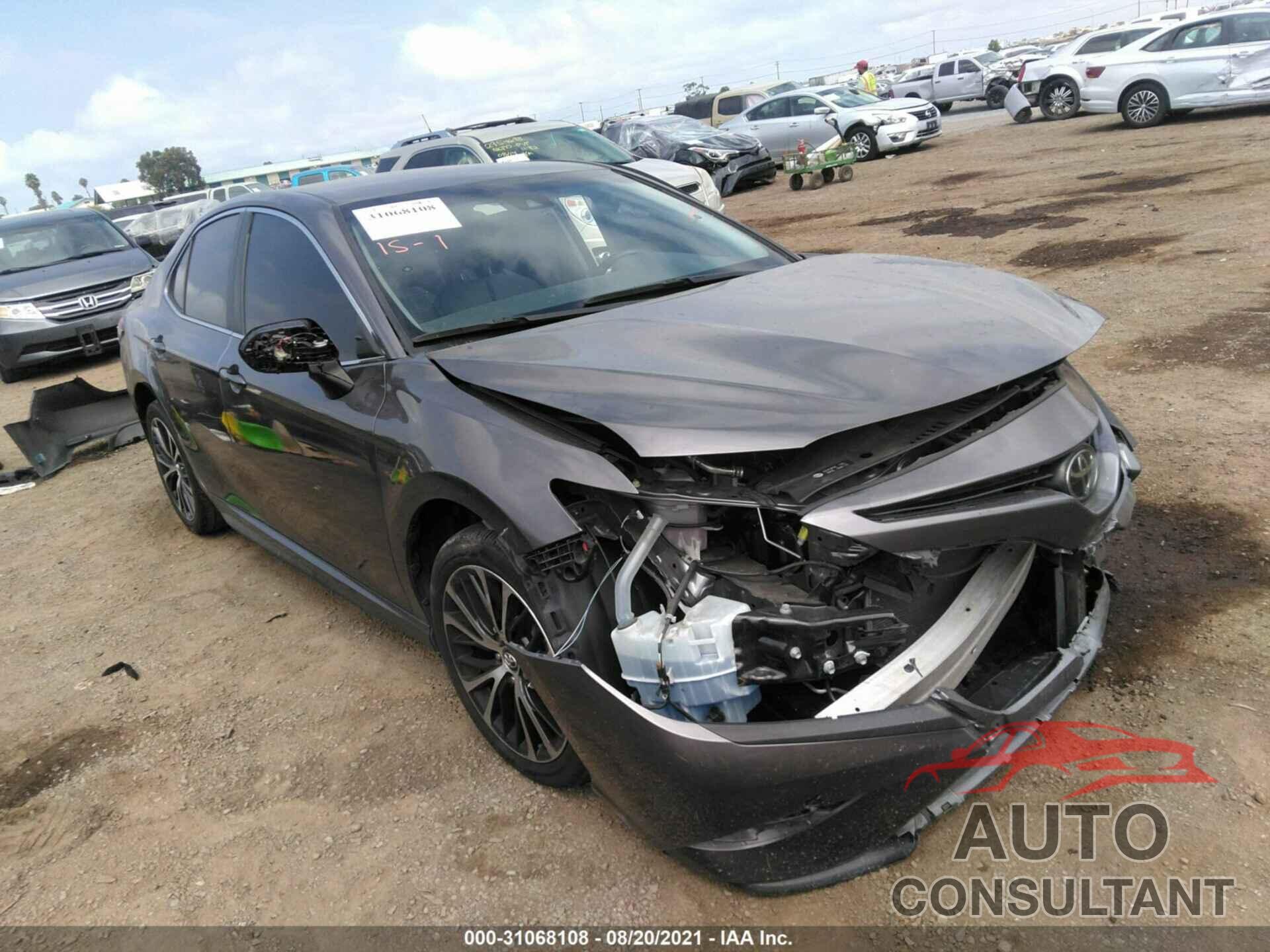 TOYOTA CAMRY 2018 - 4T1B11HK8JU123312